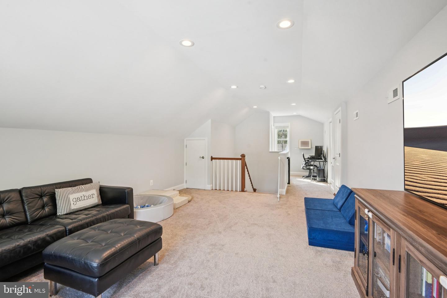 6938 WESTON RD, FALLS CHURCH, Virginia 22042, 5 Bedrooms Bedrooms, ,4 BathroomsBathrooms,Residential,For sale,6938 WESTON RD,VAFX2272892 MLS # VAFX2272892
