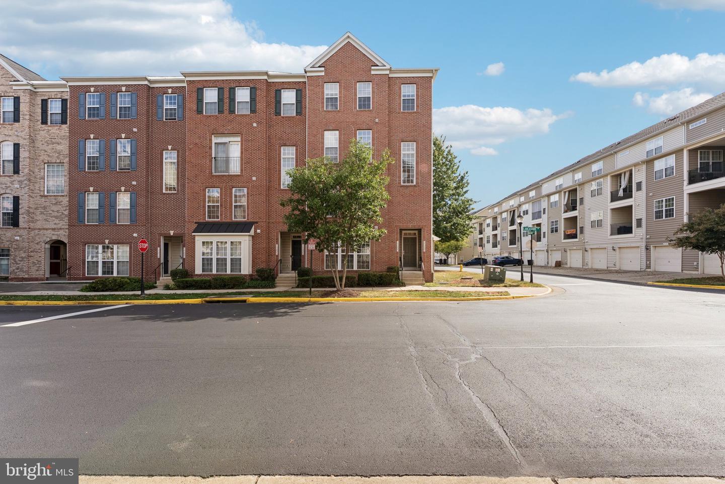 15227 LANCASHIRE DR, WOODBRIDGE, Virginia 22191, 2 Bedrooms Bedrooms, ,2 BathroomsBathrooms,Residential,For sale,15227 LANCASHIRE DR,VAPW2105496 MLS # VAPW2105496