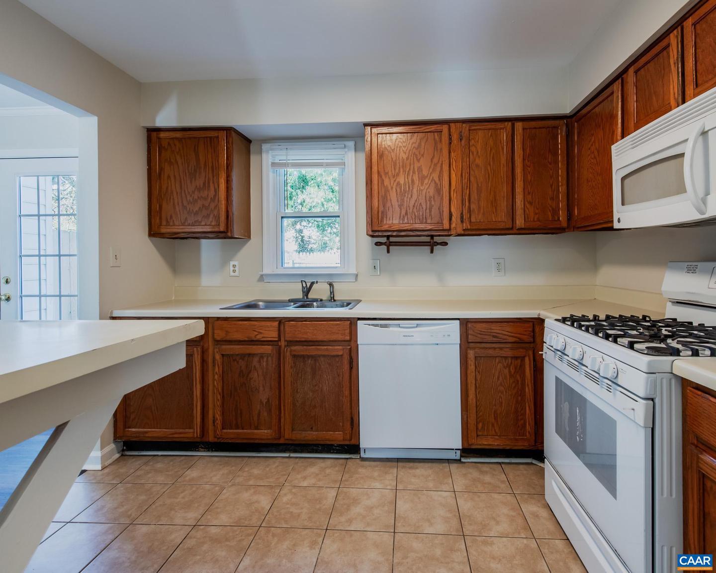 1421 MINOR RIDGE CT, CHARLOTTESVILLE, Virginia 22901, 3 Bedrooms Bedrooms, ,1 BathroomBathrooms,Residential,For sale,1421 MINOR RIDGE CT,669738 MLS # 669738
