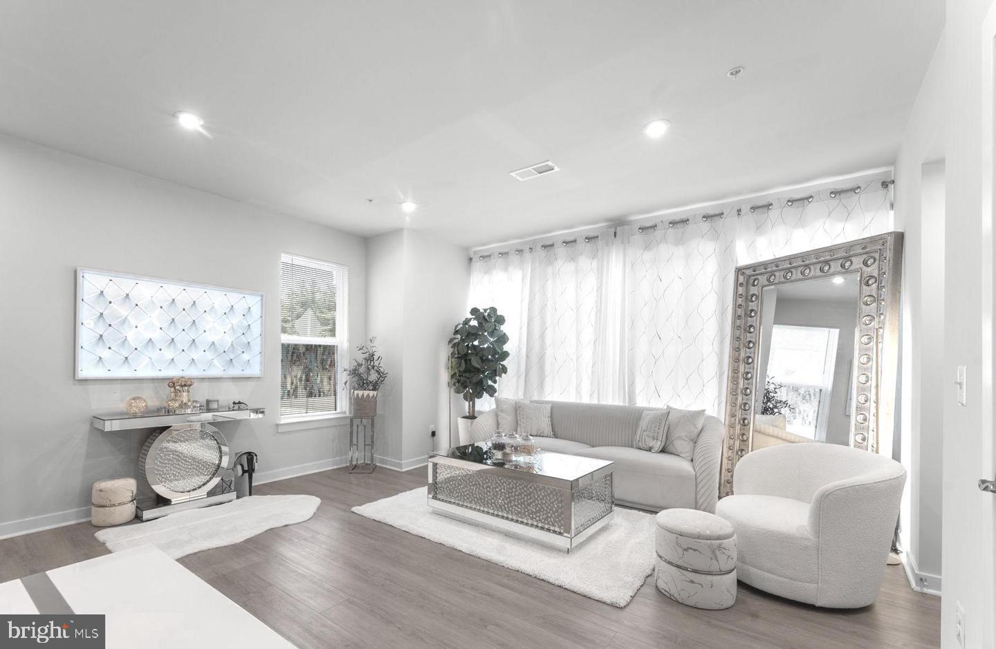 43785 TRANSIT SQ, ASHBURN, Virginia 20147, 3 Bedrooms Bedrooms, 8 Rooms Rooms,2 BathroomsBathrooms,Residential,For sale,43785 TRANSIT SQ,VALO2108356 MLS # VALO2108356