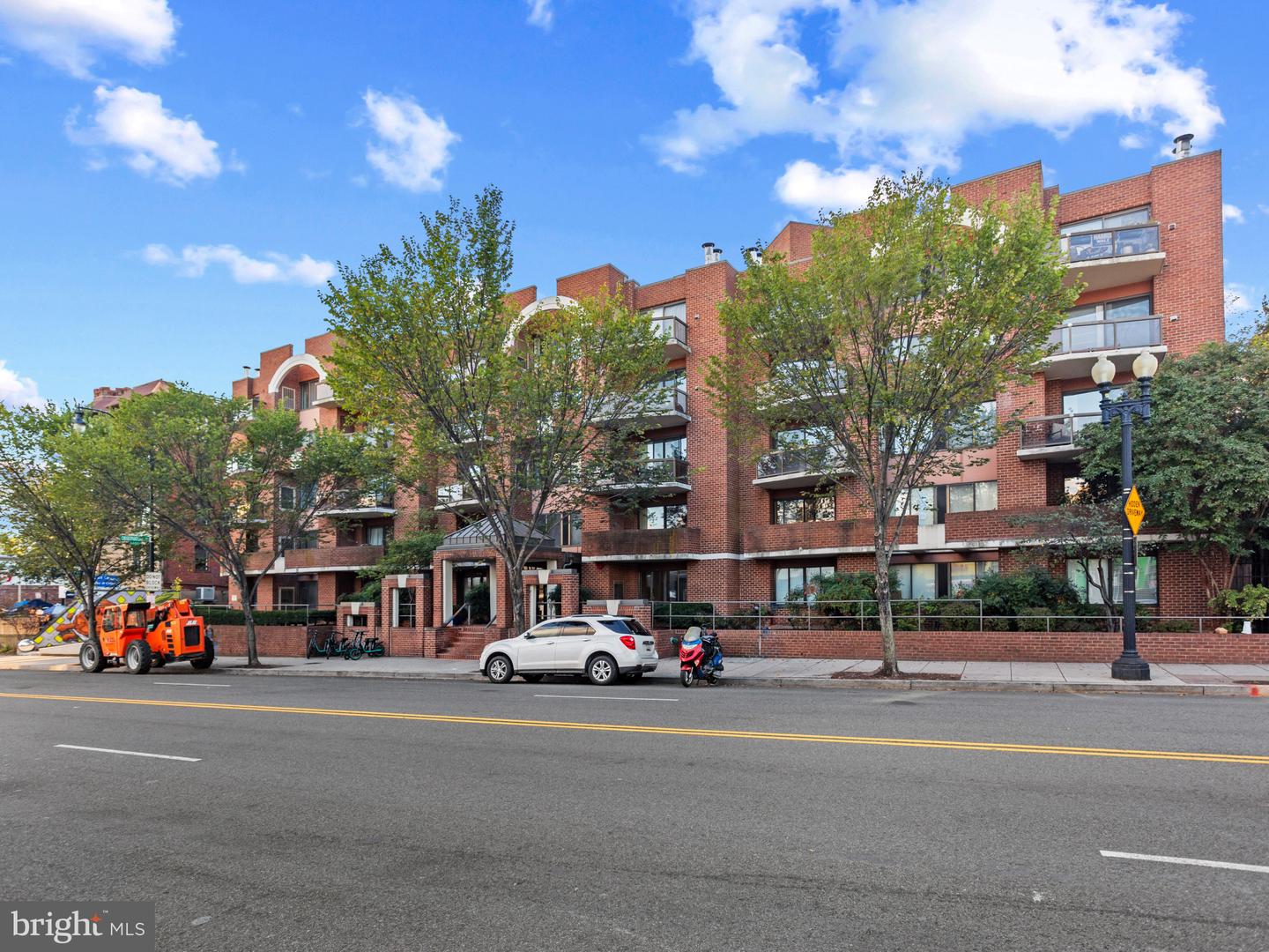 2320 WISCONSIN AVE NW #206, WASHINGTON, District Of Columbia 20007, 1 Bedroom Bedrooms, ,1 BathroomBathrooms,Residential,For sale,2320 WISCONSIN AVE NW #206,DCDC2225904 MLS # DCDC2225904