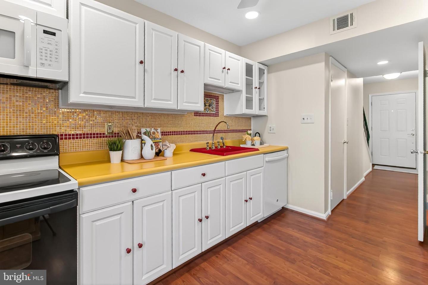2810 ANDIRON LN, VIENNA, Virginia 22180, 3 Bedrooms Bedrooms, ,2 BathroomsBathrooms,Residential,For sale,2810 ANDIRON LN,VAFX2273176 MLS # VAFX2273176