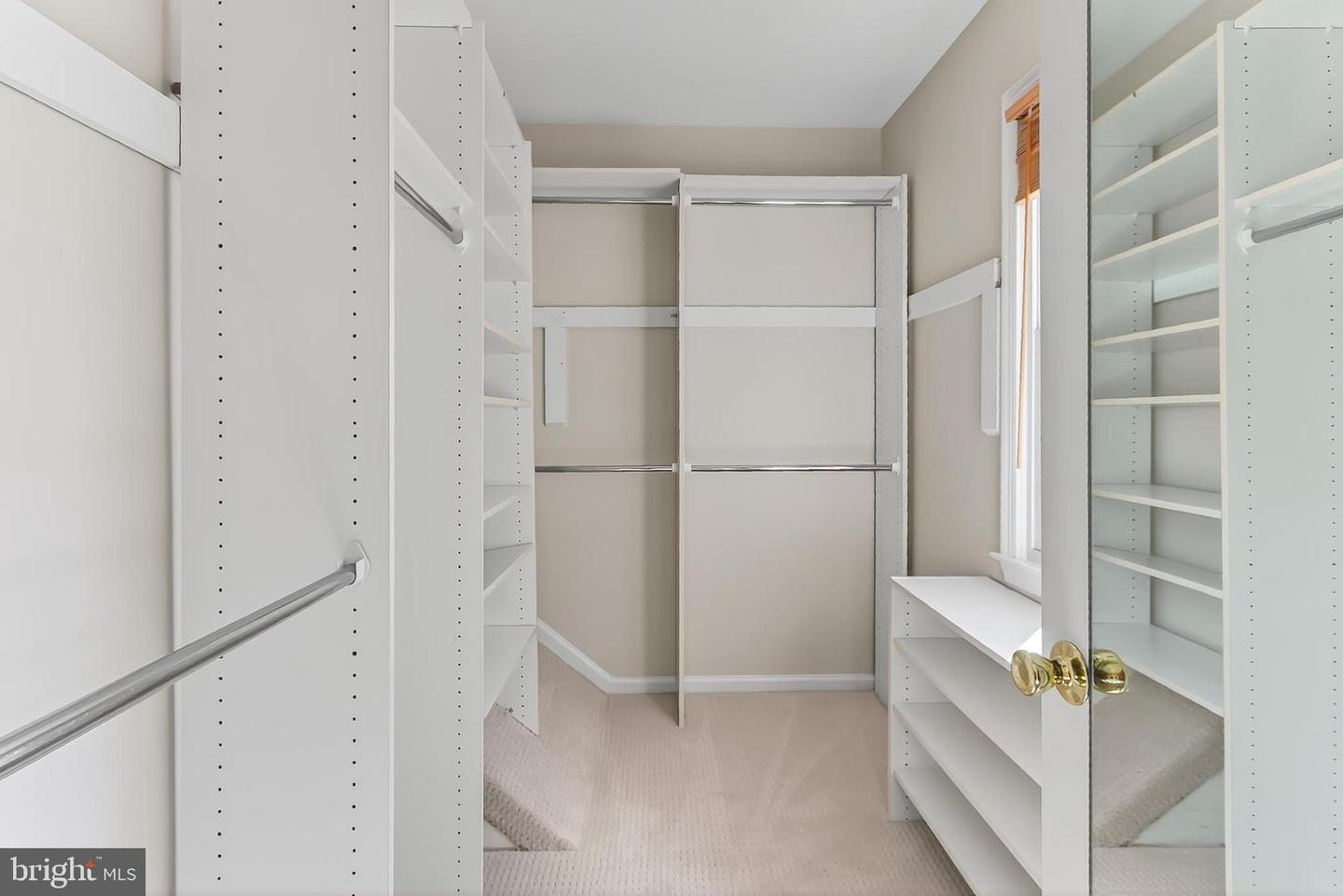 2810 ANDIRON LN, VIENNA, Virginia 22180, 3 Bedrooms Bedrooms, ,2 BathroomsBathrooms,Residential,For sale,2810 ANDIRON LN,VAFX2273176 MLS # VAFX2273176