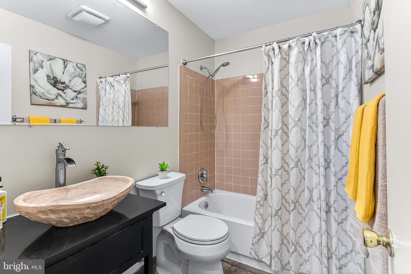 2810 ANDIRON LN, VIENNA, Virginia 22180, 3 Bedrooms Bedrooms, ,2 BathroomsBathrooms,Residential,For sale,2810 ANDIRON LN,VAFX2273176 MLS # VAFX2273176