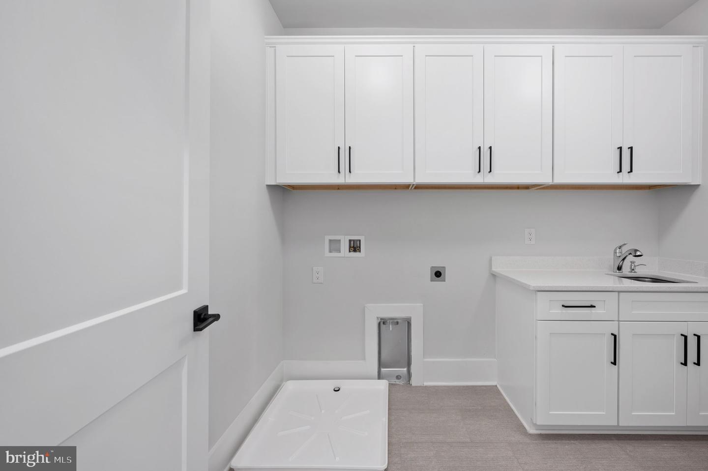 623 ECHOLS ST SE, VIENNA, Virginia 22180, 4 Bedrooms Bedrooms, 17 Rooms Rooms,5 BathroomsBathrooms,Residential,For sale,623 ECHOLS ST SE,VAFX2273208 MLS # VAFX2273208