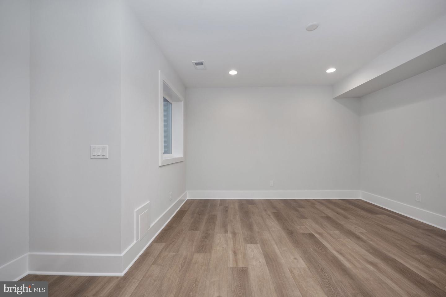 623 ECHOLS ST SE, VIENNA, Virginia 22180, 4 Bedrooms Bedrooms, 17 Rooms Rooms,5 BathroomsBathrooms,Residential,For sale,623 ECHOLS ST SE,VAFX2273208 MLS # VAFX2273208