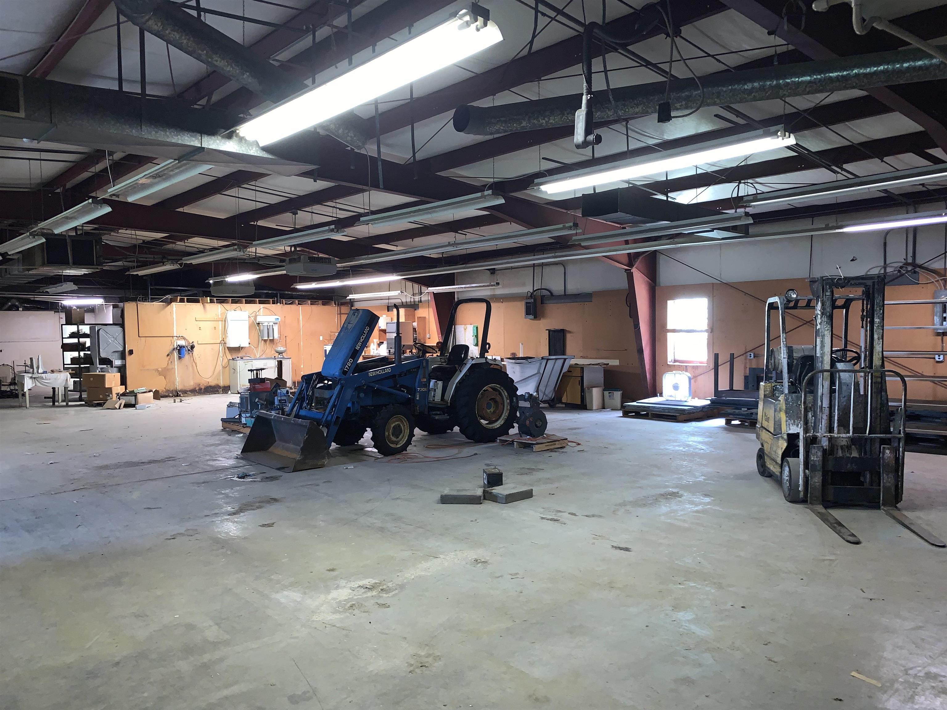 52 MID VALLEY LN, VERONA, Virginia 24482, ,Commercial,52 MID VALLEY LN,661387 MLS # 661387