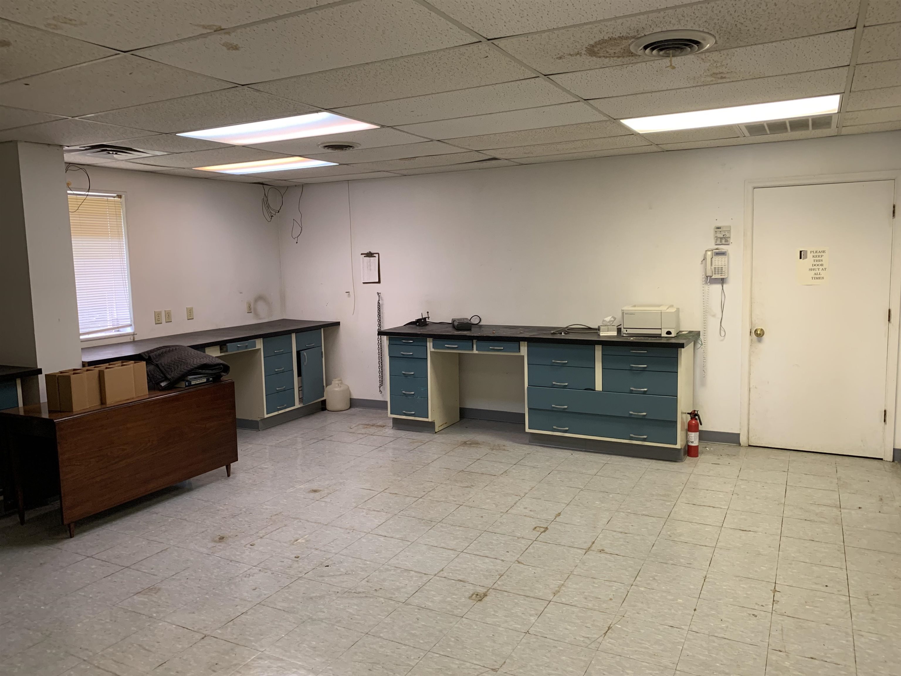 52 MID VALLEY LN, VERONA, Virginia 24482, ,Commercial,52 MID VALLEY LN,661387 MLS # 661387