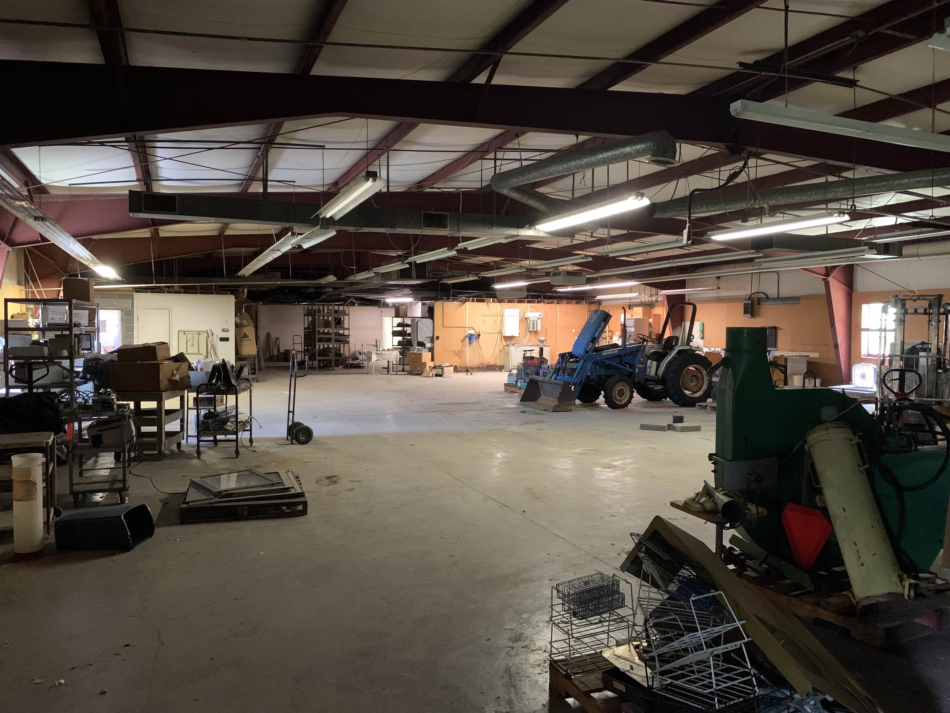 52 MID VALLEY LN, VERONA, Virginia 24482, ,Commercial,52 MID VALLEY LN,661387 MLS # 661387