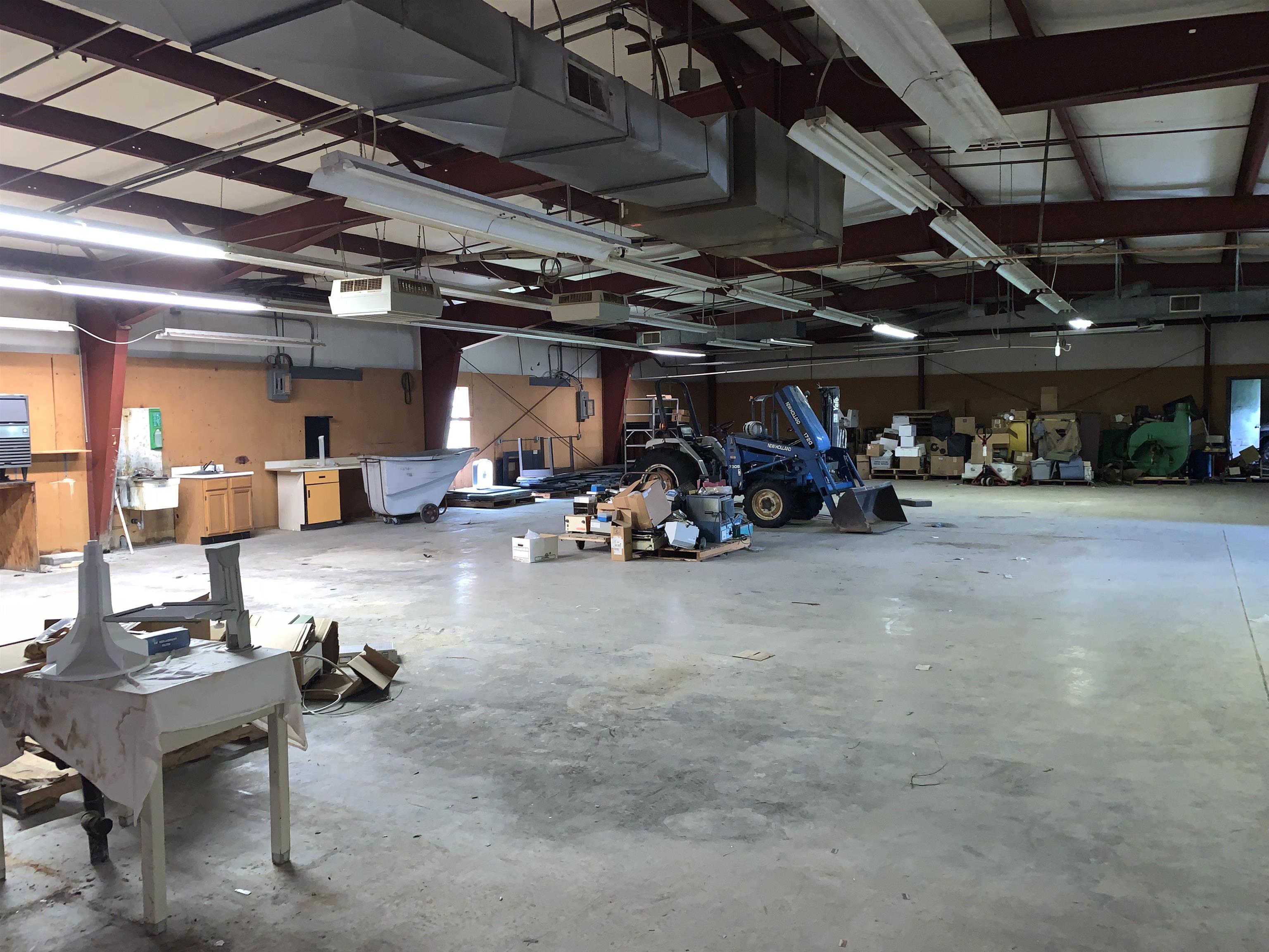 52 MID VALLEY LN, VERONA, Virginia 24482, ,Commercial,52 MID VALLEY LN,661387 MLS # 661387