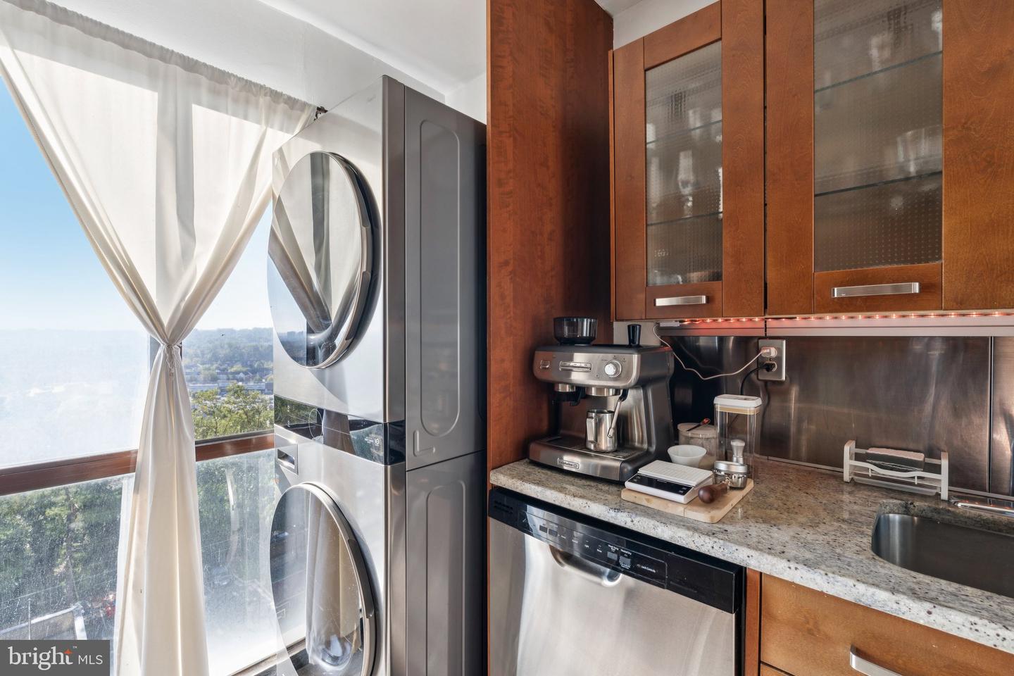 250 S REYNOLDS ST #703, ALEXANDRIA, Virginia 22304, 2 Bedrooms Bedrooms, ,2 BathroomsBathrooms,Residential,For sale,250 S REYNOLDS ST #703,VAAX2050660 MLS # VAAX2050660