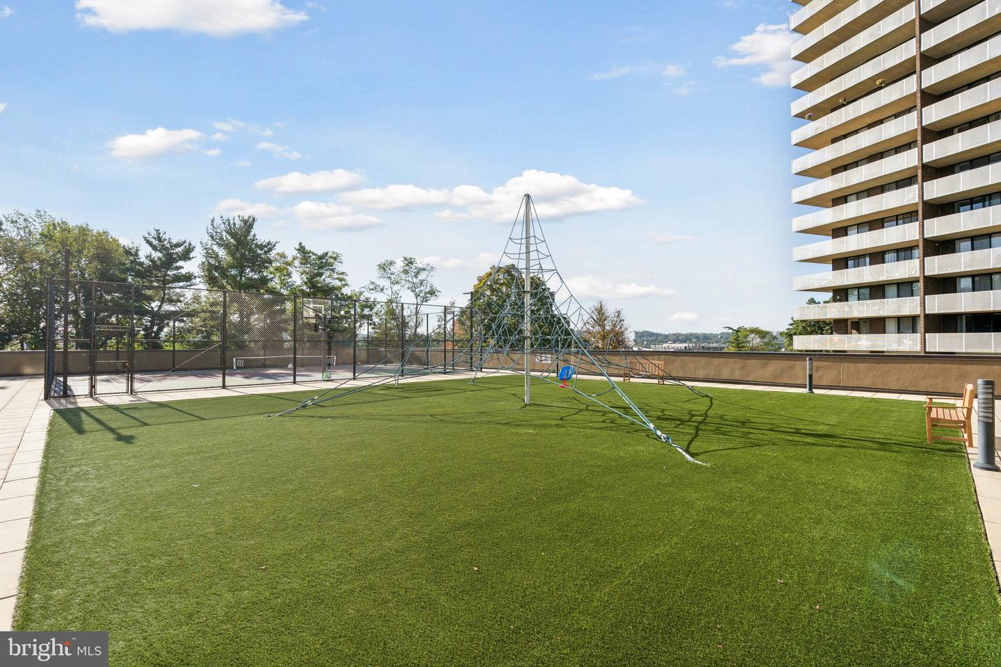 250 S REYNOLDS ST #703, ALEXANDRIA, Virginia 22304, 2 Bedrooms Bedrooms, ,2 BathroomsBathrooms,Residential,For sale,250 S REYNOLDS ST #703,VAAX2050660 MLS # VAAX2050660