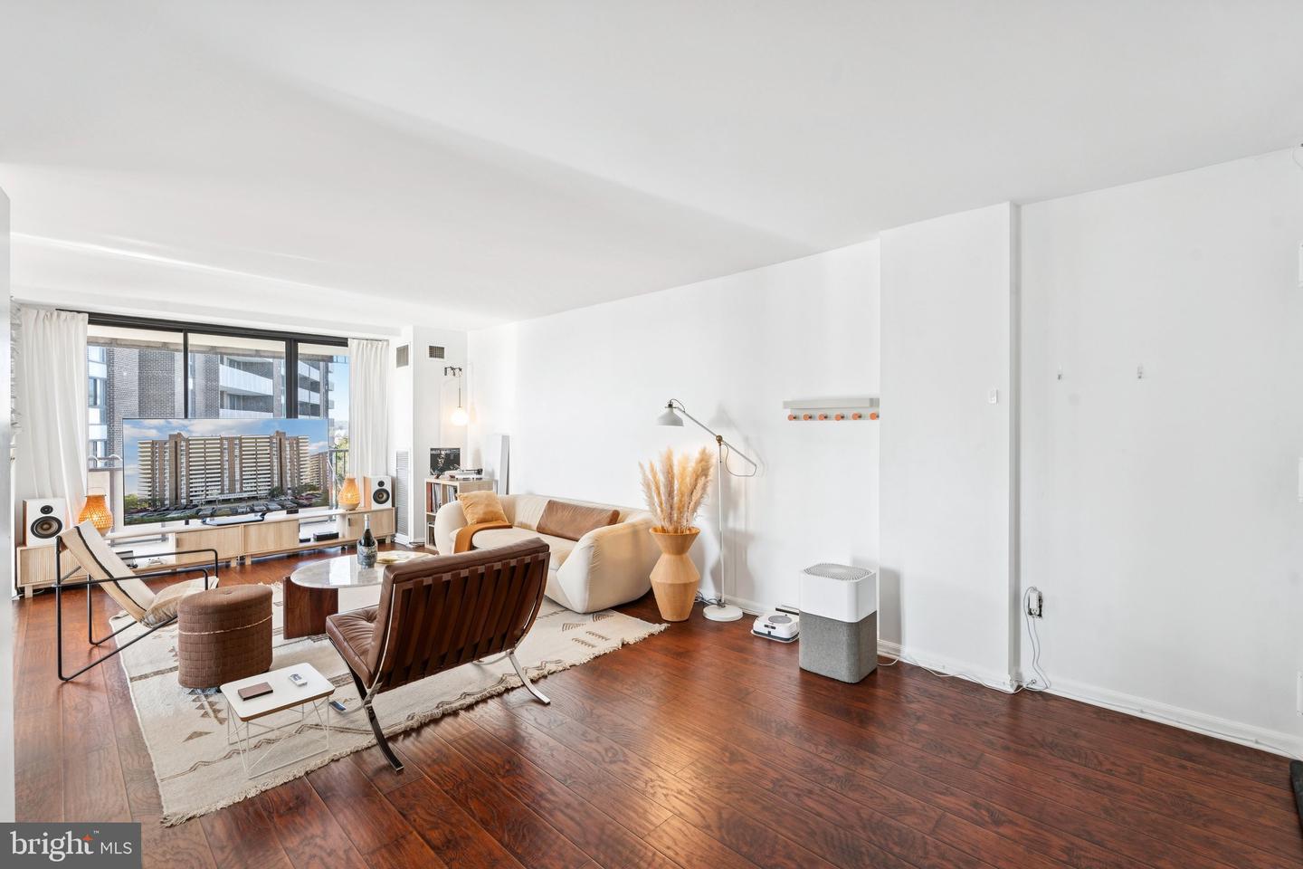 250 S REYNOLDS ST #703, ALEXANDRIA, Virginia 22304, 2 Bedrooms Bedrooms, ,2 BathroomsBathrooms,Residential,For sale,250 S REYNOLDS ST #703,VAAX2050660 MLS # VAAX2050660