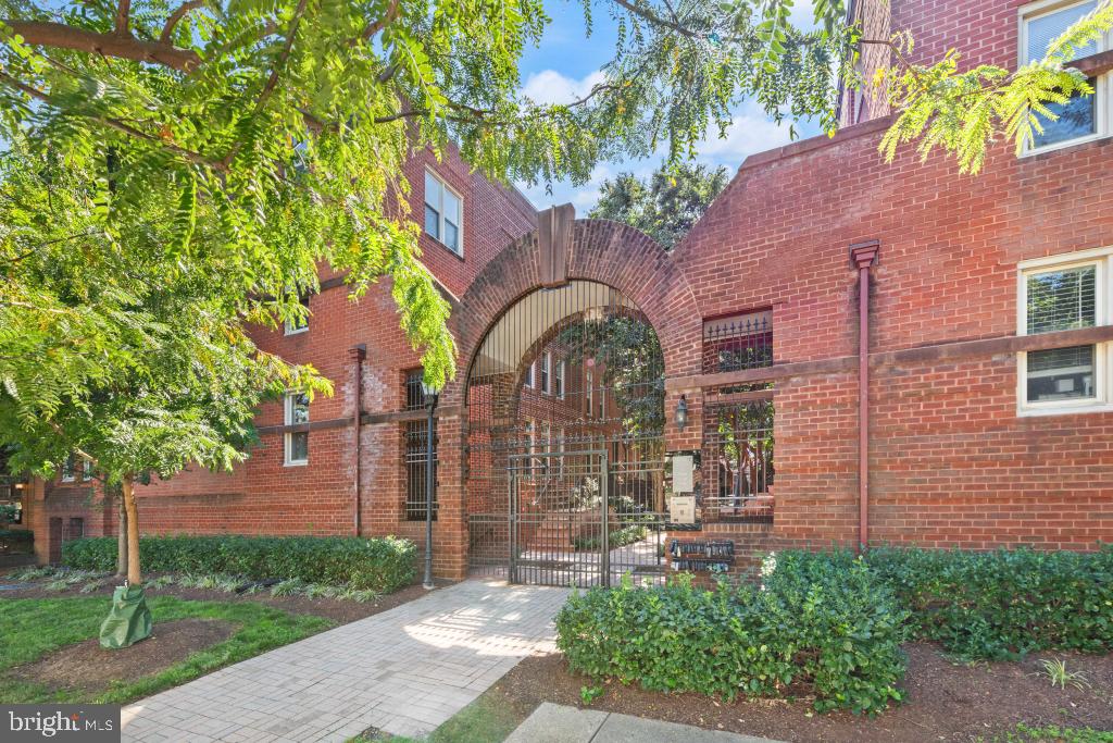 1441 A ST NE #1441, WASHINGTON, District Of Columbia 20002, 1 Bedroom Bedrooms, ,1 BathroomBathrooms,Residential,For sale,1441 A ST NE #1441,DCDC2226208 MLS # DCDC2226208