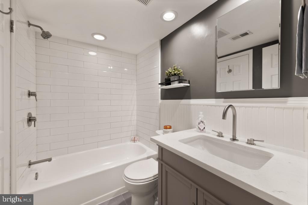 1441 A ST NE #1441, WASHINGTON, District Of Columbia 20002, 1 Bedroom Bedrooms, ,1 BathroomBathrooms,Residential,For sale,1441 A ST NE #1441,DCDC2226208 MLS # DCDC2226208