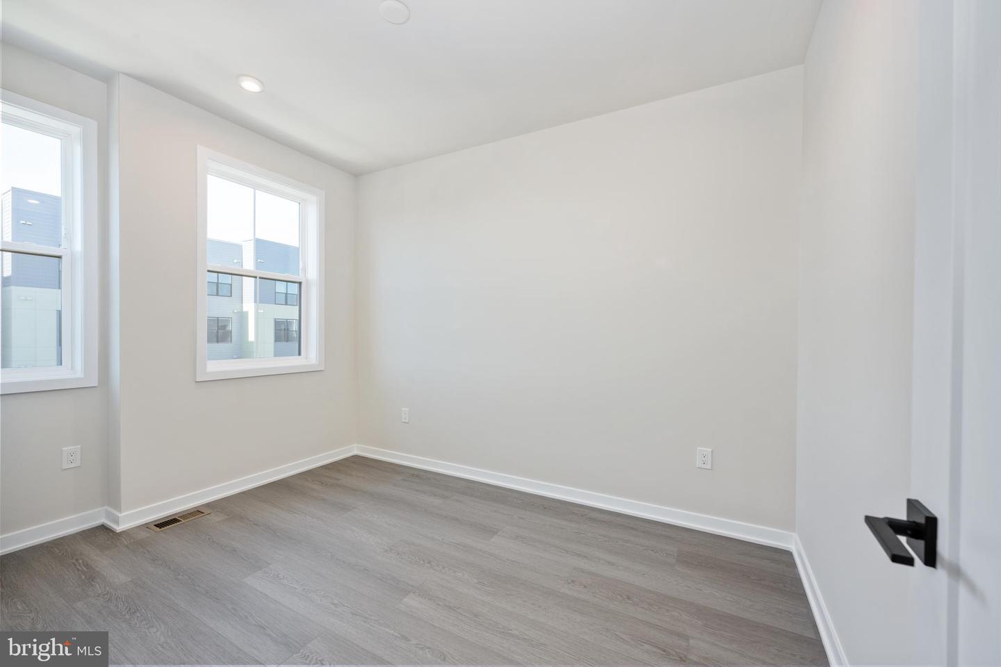 14359 GLEN MANOR DR, CHANTILLY, Virginia 20151, 2 Bedrooms Bedrooms, ,2 BathroomsBathrooms,Residential,For sale,14359 GLEN MANOR DR,VAFX2273556 MLS # VAFX2273556