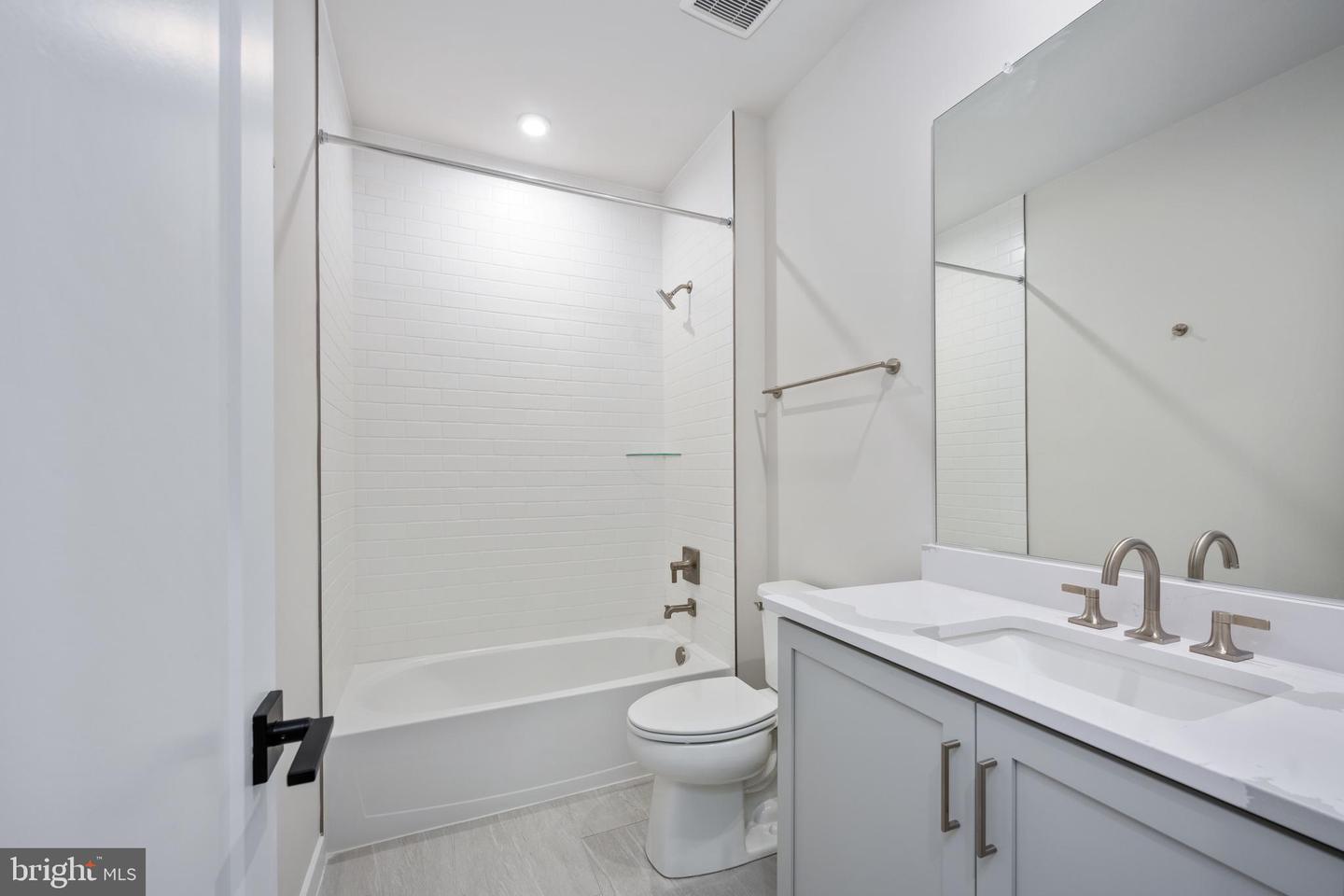 14359 GLEN MANOR DR, CHANTILLY, Virginia 20151, 2 Bedrooms Bedrooms, ,2 BathroomsBathrooms,Residential,For sale,14359 GLEN MANOR DR,VAFX2273556 MLS # VAFX2273556