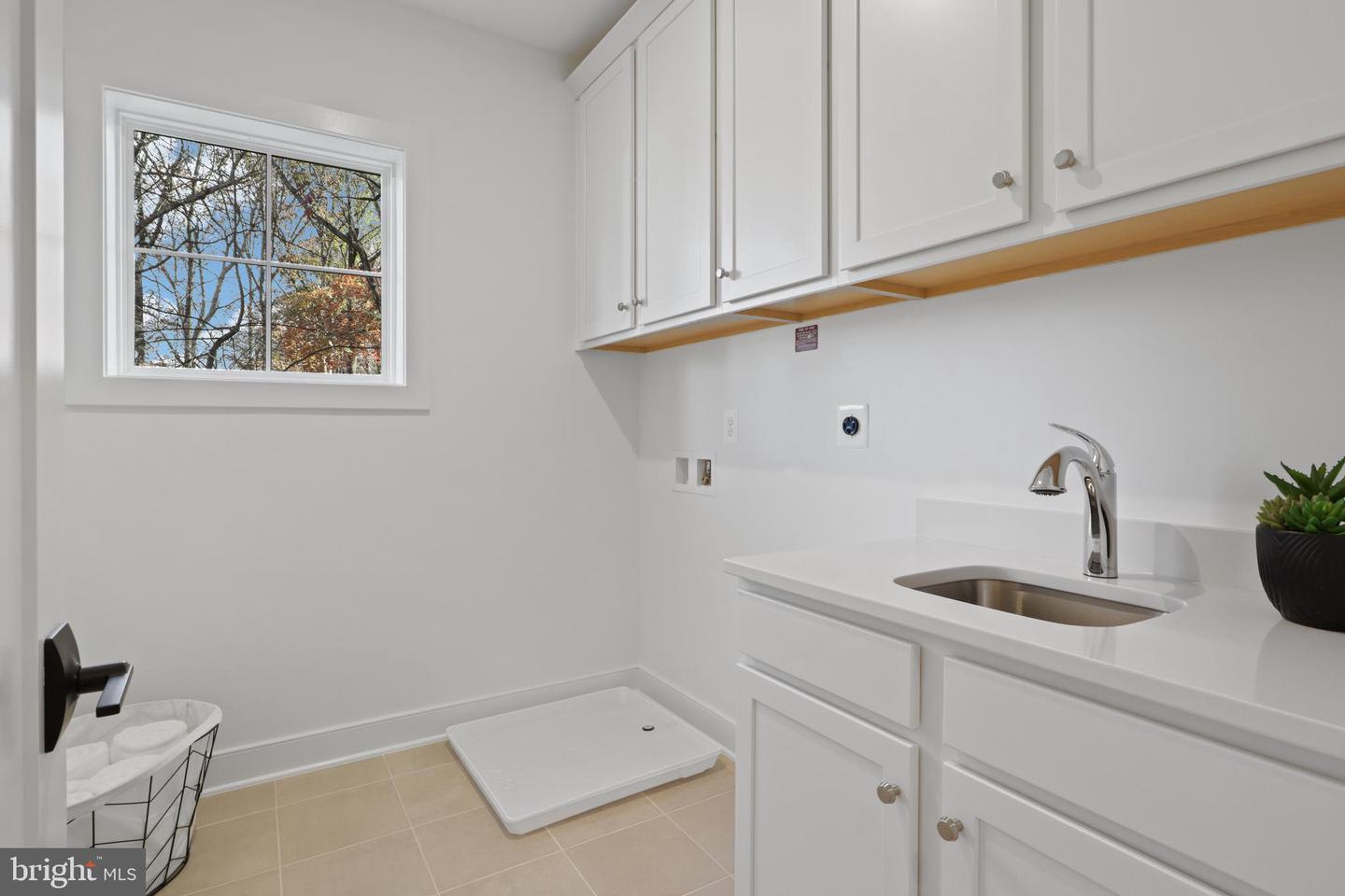 7416 SPORTSMAN DR, FALLS CHURCH, Virginia 22043, 4 Bedrooms Bedrooms, ,4 BathroomsBathrooms,Residential,For sale,7416 SPORTSMAN DR,VAFX2273578 MLS # VAFX2273578