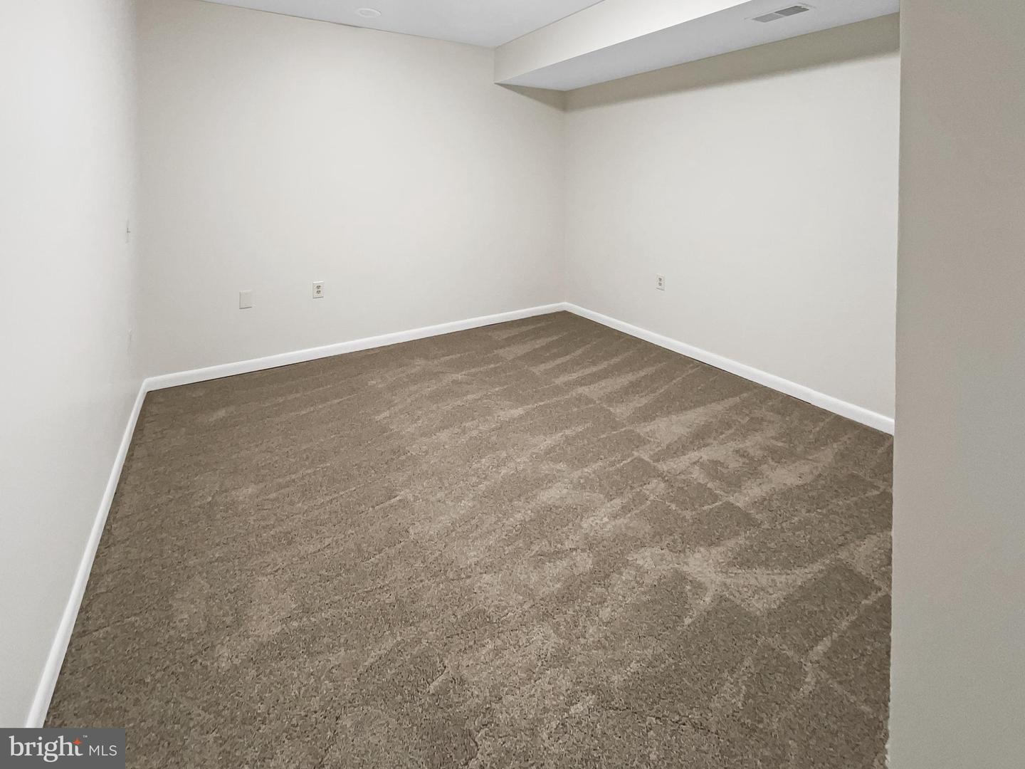 20687 SMITHFIELD CT, STERLING, Virginia 20165, 3 Bedrooms Bedrooms, ,3 BathroomsBathrooms,Residential,For sale,20687 SMITHFIELD CT,VALO2088126 MLS # VALO2088126
