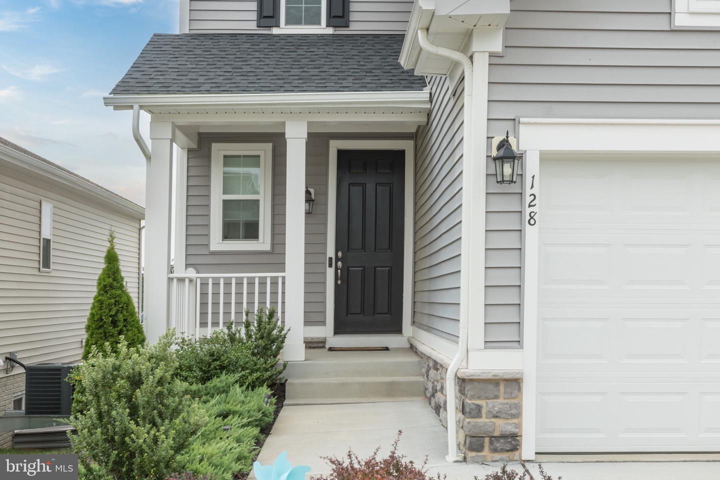 128 RAVEN OAKS DR, WINCHESTER, Virginia 22602, 4 Bedrooms Bedrooms, ,2 BathroomsBathrooms,Residential,For sale,128 RAVEN OAKS DR,VAFV2035910 MLS # VAFV2035910