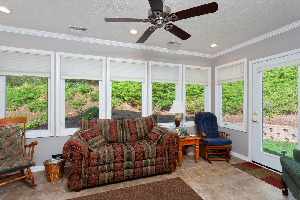 521 HICKORY GROVE CIR, HARRISONBURG, Virginia 22801, 2 Bedrooms Bedrooms, ,2 BathroomsBathrooms,Residential,521 HICKORY GROVE CIR,669857 MLS # 669857
