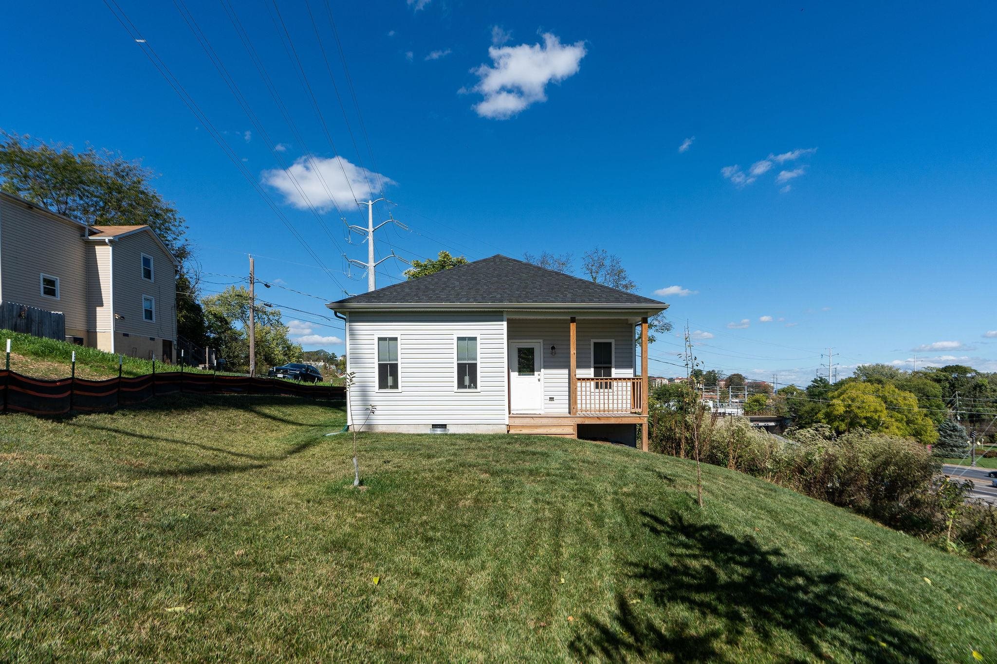 138 GARBER ST, STAUNTON, Virginia 24401, 3 Bedrooms Bedrooms, ,2 BathroomsBathrooms,Residential,138 GARBER ST,669858 MLS # 669858