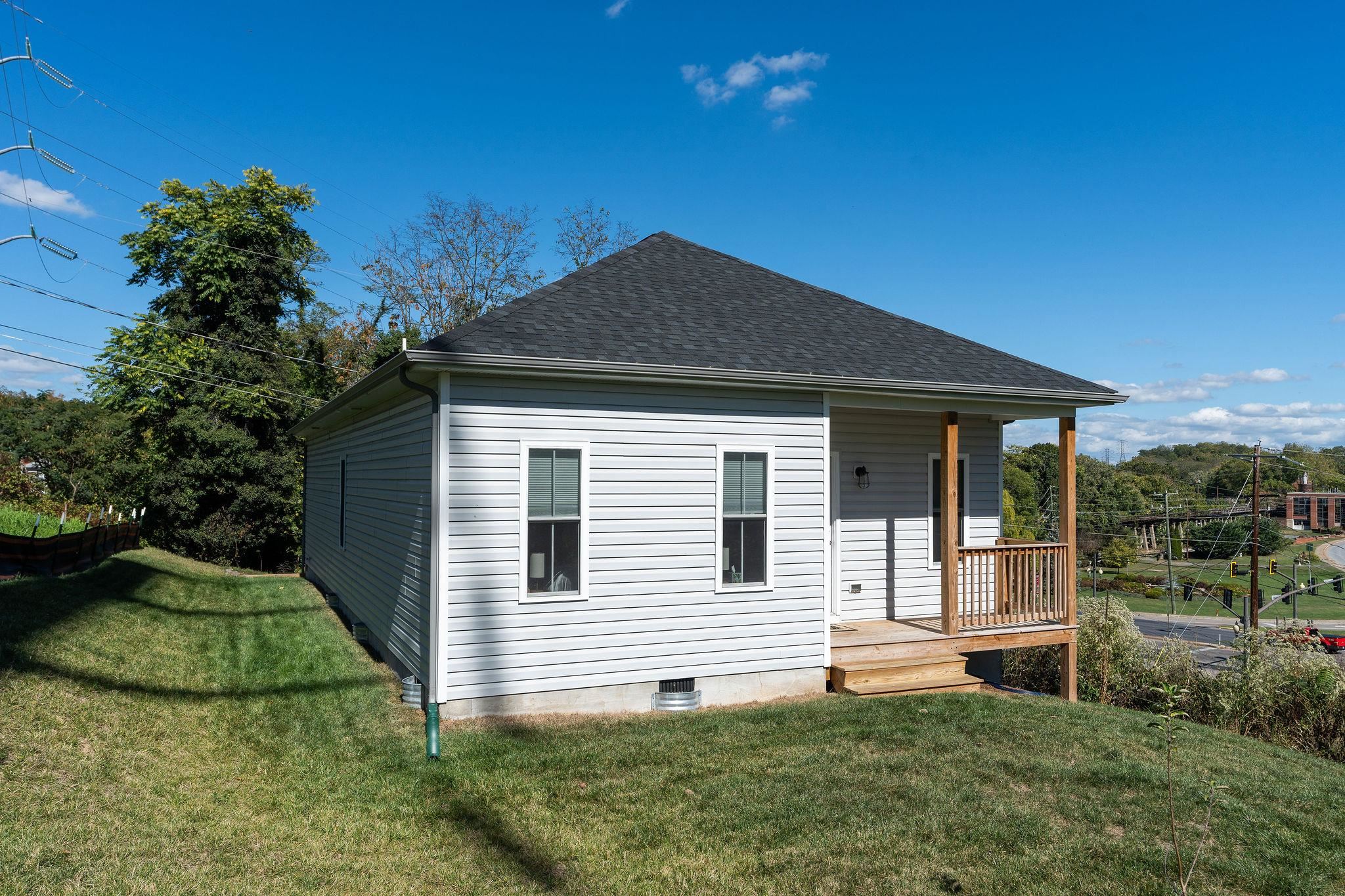 138 GARBER ST, STAUNTON, Virginia 24401, 3 Bedrooms Bedrooms, ,2 BathroomsBathrooms,Residential,138 GARBER ST,669858 MLS # 669858