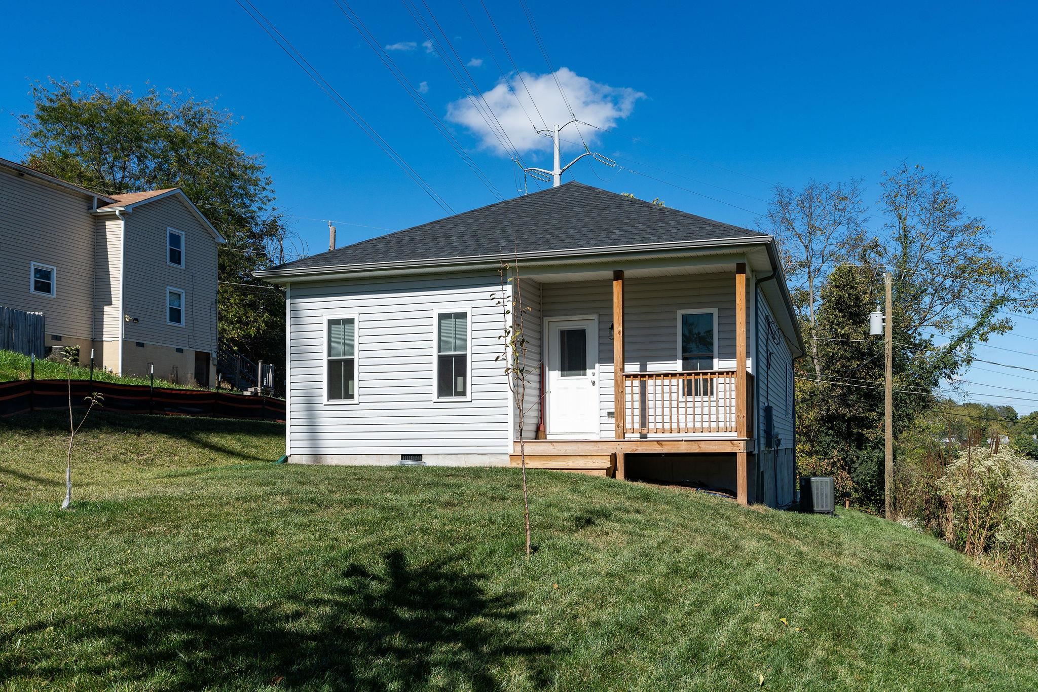 138 GARBER ST, STAUNTON, Virginia 24401, 3 Bedrooms Bedrooms, ,2 BathroomsBathrooms,Residential,138 GARBER ST,669858 MLS # 669858