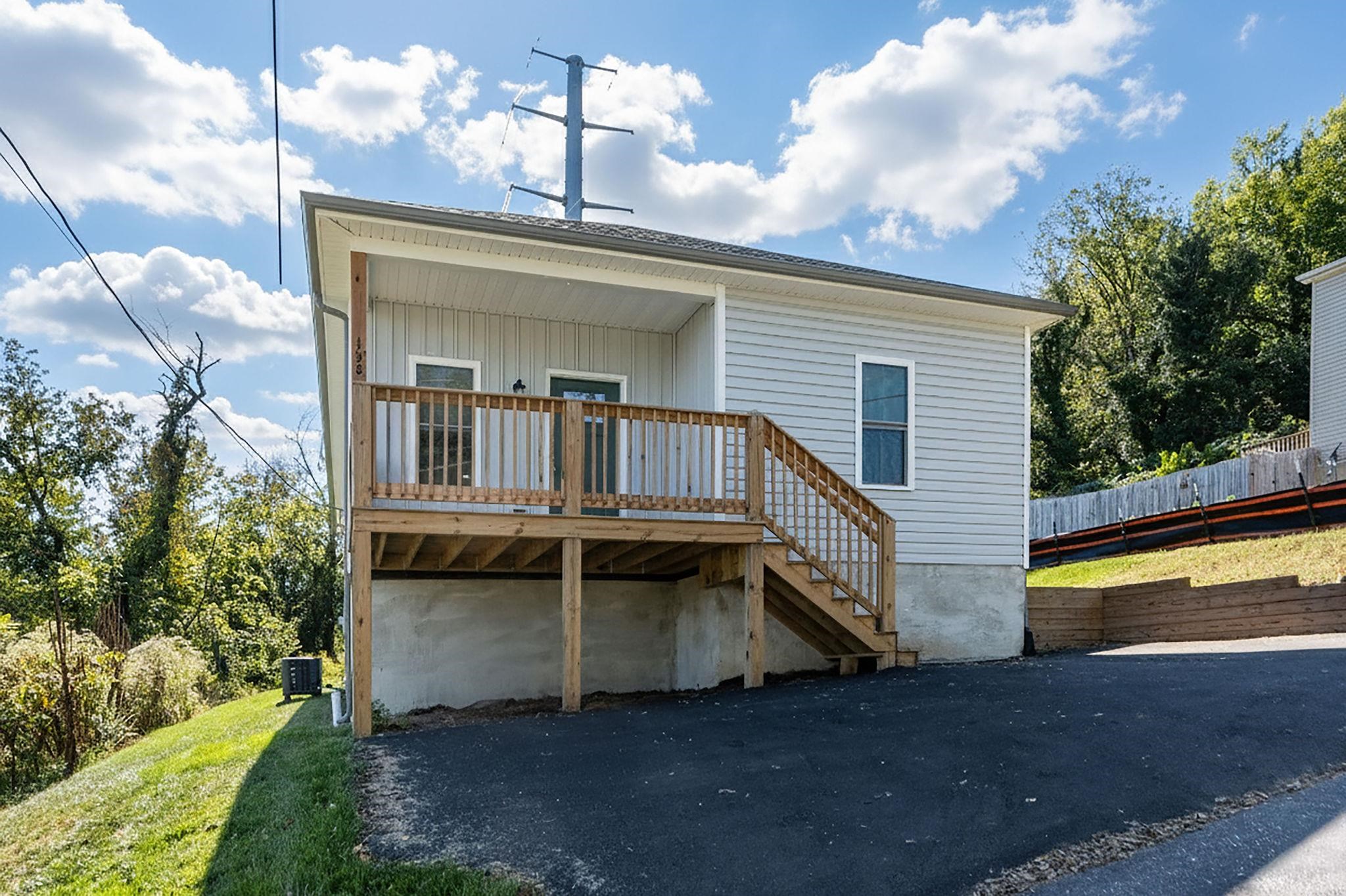 138 GARBER ST, STAUNTON, Virginia 24401, 3 Bedrooms Bedrooms, ,2 BathroomsBathrooms,Residential,138 GARBER ST,669858 MLS # 669858