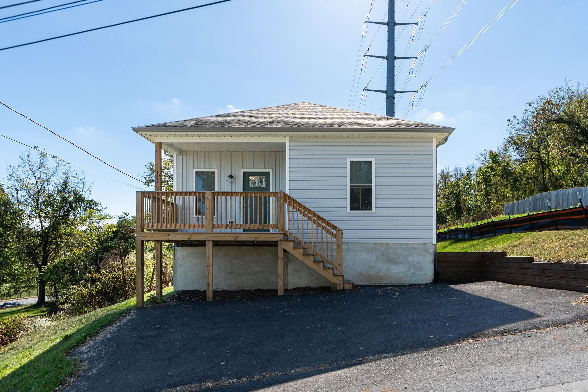 138 GARBER ST, STAUNTON, Virginia 24401, 3 Bedrooms Bedrooms, ,2 BathroomsBathrooms,Residential,138 GARBER ST,669858 MLS # 669858