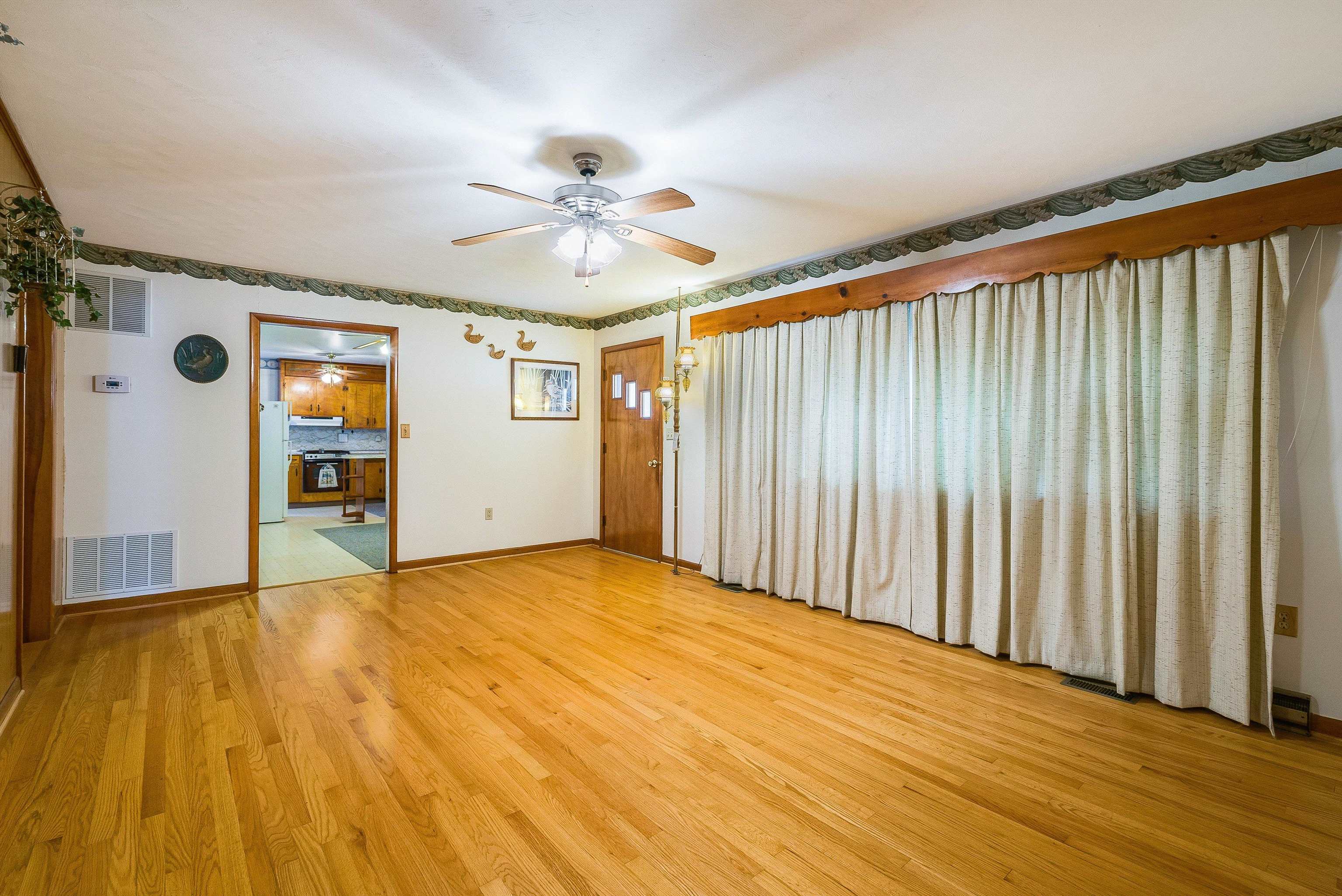 16 SUNDANCE RETREAT LN, NEW MARKET, Virginia 22844, 3 Bedrooms Bedrooms, ,2 BathroomsBathrooms,Residential,16 SUNDANCE RETREAT LN,669860 MLS # 669860