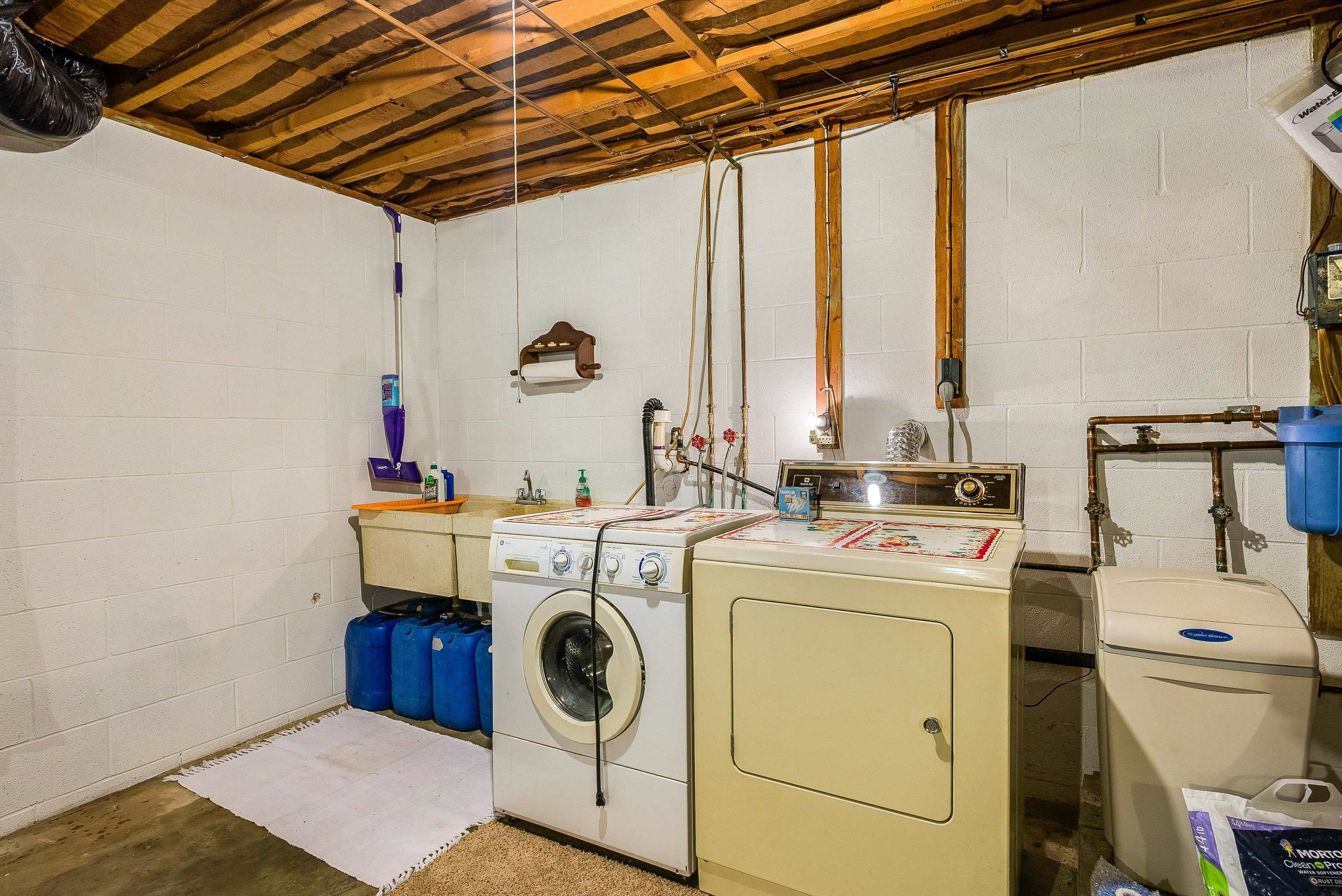 16 SUNDANCE RETREAT LN, NEW MARKET, Virginia 22844, 3 Bedrooms Bedrooms, ,2 BathroomsBathrooms,Residential,16 SUNDANCE RETREAT LN,669860 MLS # 669860