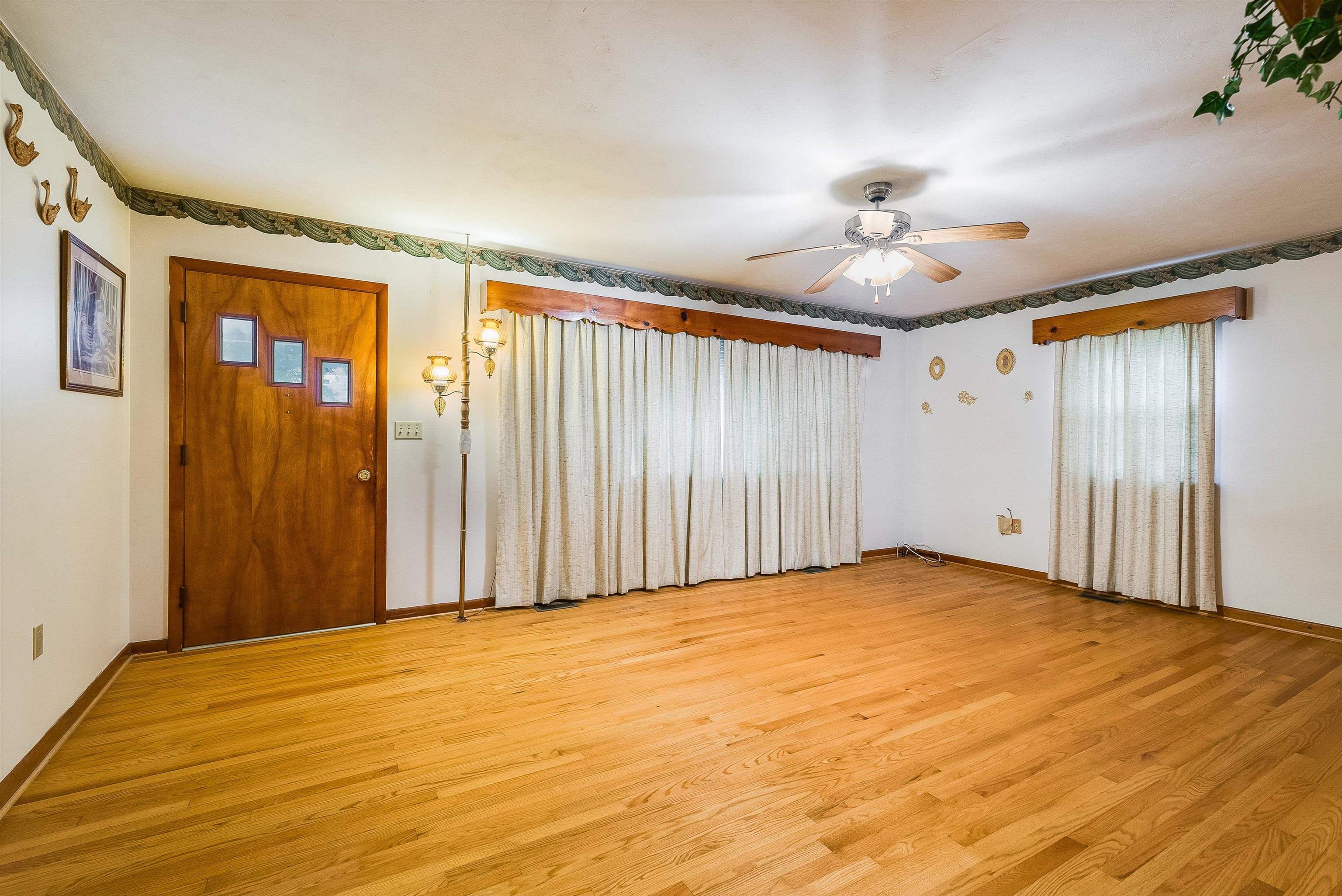 16 SUNDANCE RETREAT LN, NEW MARKET, Virginia 22844, 3 Bedrooms Bedrooms, ,2 BathroomsBathrooms,Residential,16 SUNDANCE RETREAT LN,669860 MLS # 669860