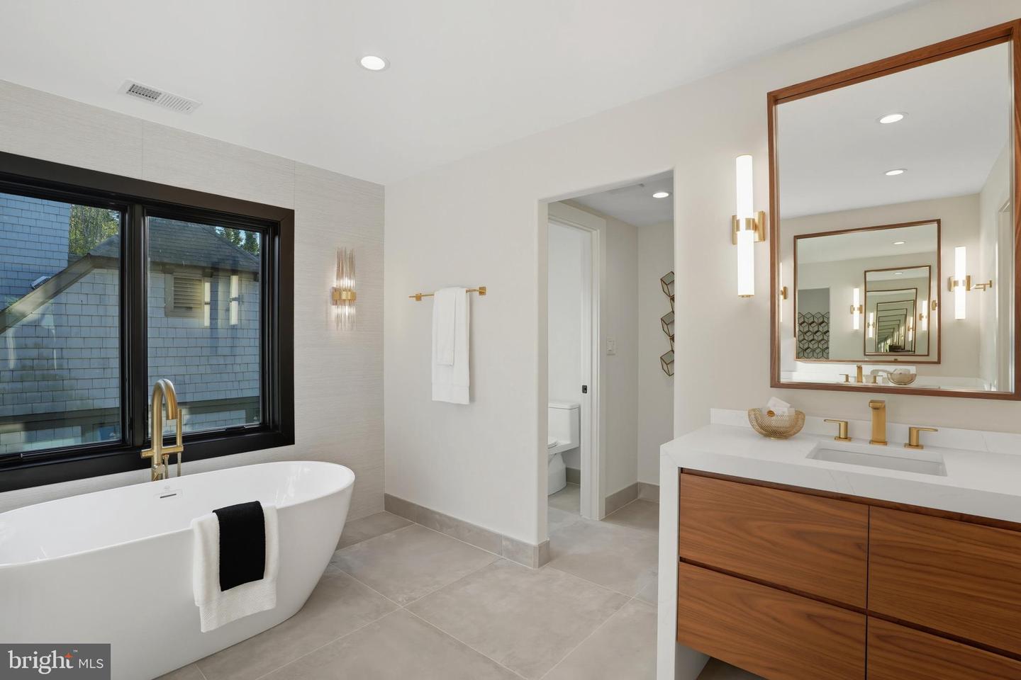 1853 MASSACHUSETTS AVE, MCLEAN, Virginia 22101, 5 Bedrooms Bedrooms, ,5 BathroomsBathrooms,Residential,For sale,1853 MASSACHUSETTS AVE,VAFX2264598 MLS # VAFX2264598