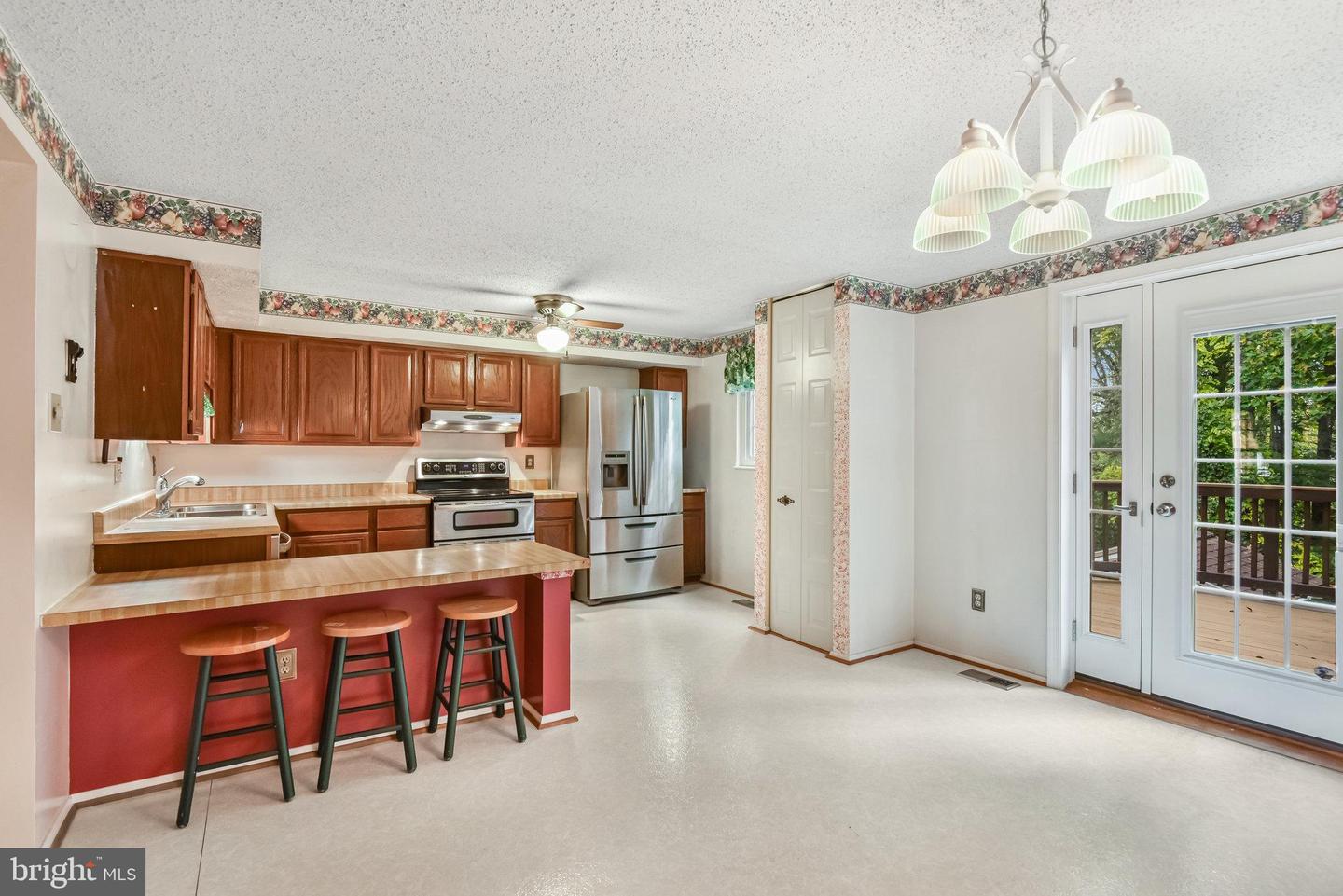 5825 HIGH BLUFF CT, BURKE, Virginia 22015, 3 Bedrooms Bedrooms, ,1 BathroomBathrooms,Residential,For sale,5825 HIGH BLUFF CT,VAFX2265826 MLS # VAFX2265826