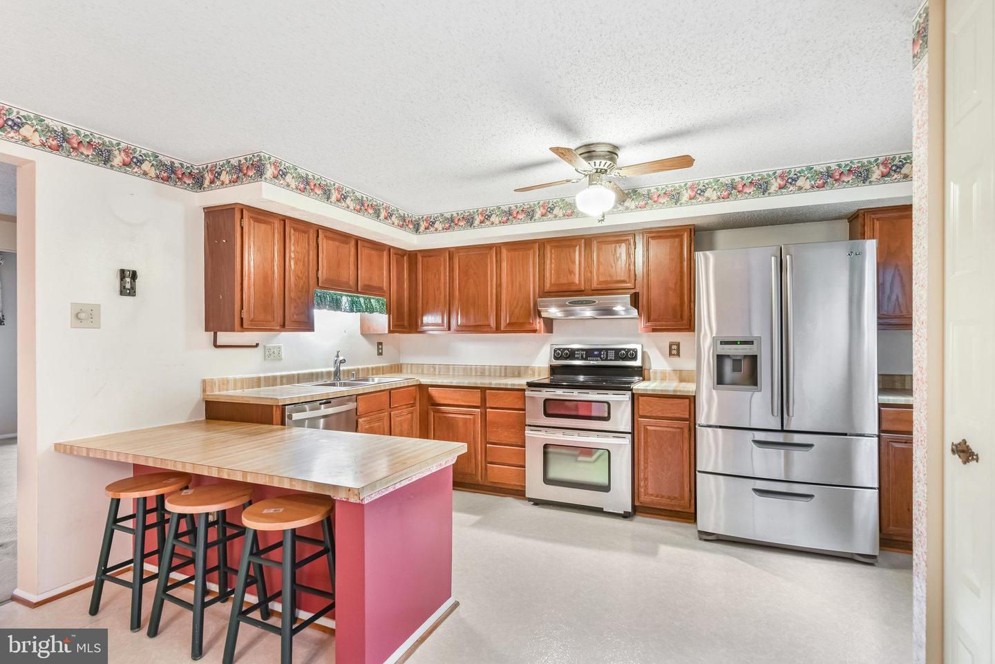 5825 HIGH BLUFF CT, BURKE, Virginia 22015, 3 Bedrooms Bedrooms, ,1 BathroomBathrooms,Residential,For sale,5825 HIGH BLUFF CT,VAFX2265826 MLS # VAFX2265826