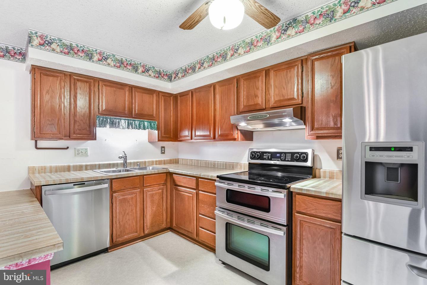 5825 HIGH BLUFF CT, BURKE, Virginia 22015, 3 Bedrooms Bedrooms, ,1 BathroomBathrooms,Residential,For sale,5825 HIGH BLUFF CT,VAFX2265826 MLS # VAFX2265826