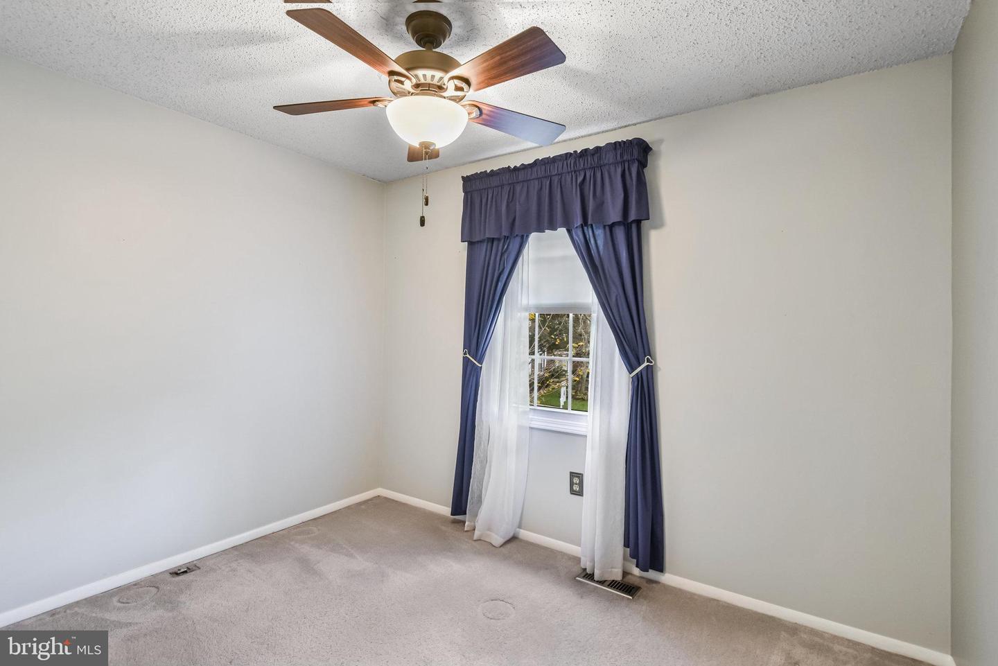 5825 HIGH BLUFF CT, BURKE, Virginia 22015, 3 Bedrooms Bedrooms, ,1 BathroomBathrooms,Residential,For sale,5825 HIGH BLUFF CT,VAFX2265826 MLS # VAFX2265826