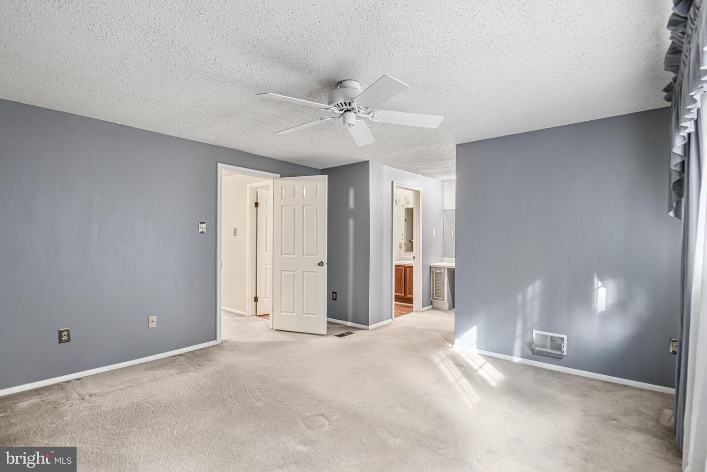 5825 HIGH BLUFF CT, BURKE, Virginia 22015, 3 Bedrooms Bedrooms, ,1 BathroomBathrooms,Residential,For sale,5825 HIGH BLUFF CT,VAFX2265826 MLS # VAFX2265826