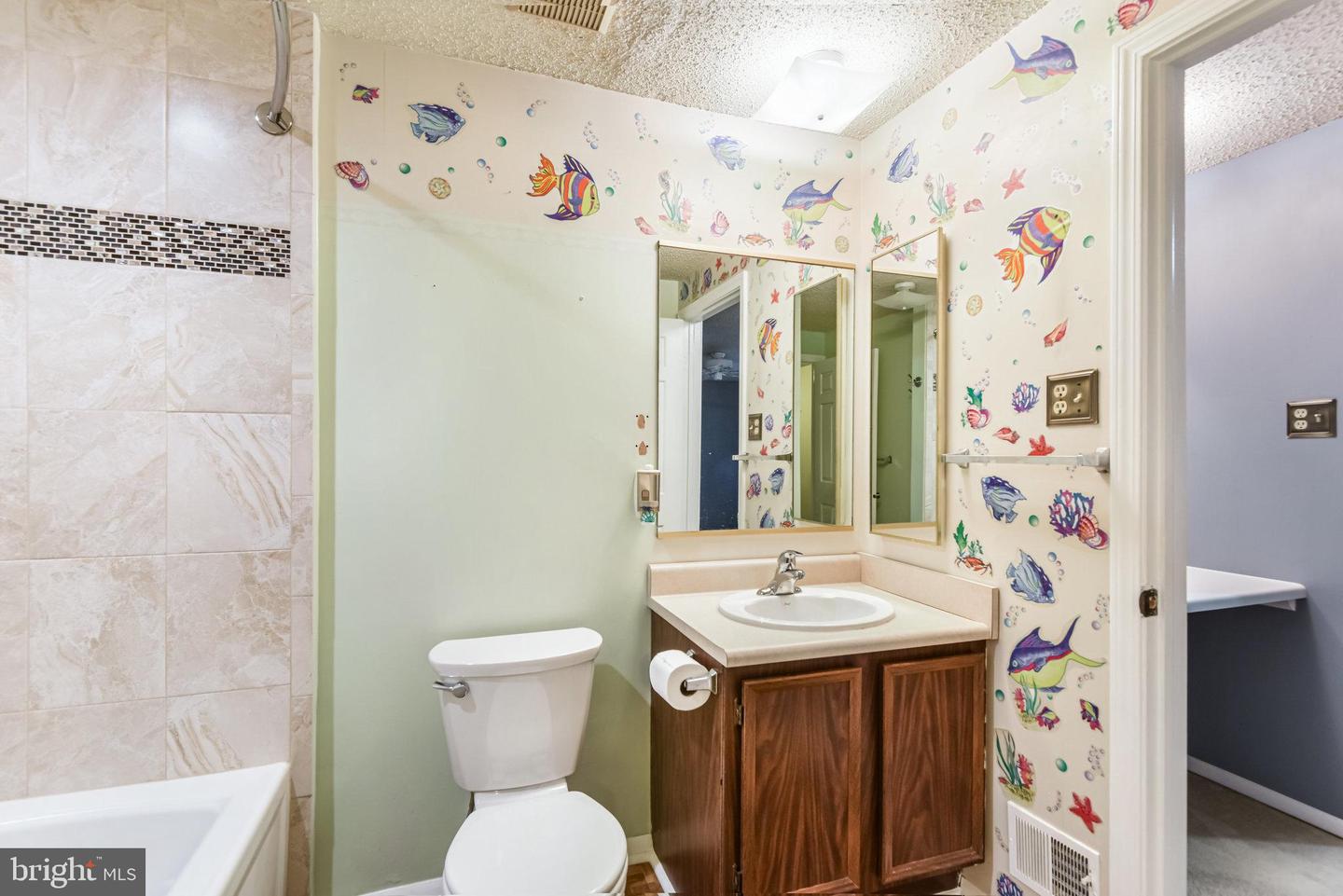 5825 HIGH BLUFF CT, BURKE, Virginia 22015, 3 Bedrooms Bedrooms, ,1 BathroomBathrooms,Residential,For sale,5825 HIGH BLUFF CT,VAFX2265826 MLS # VAFX2265826