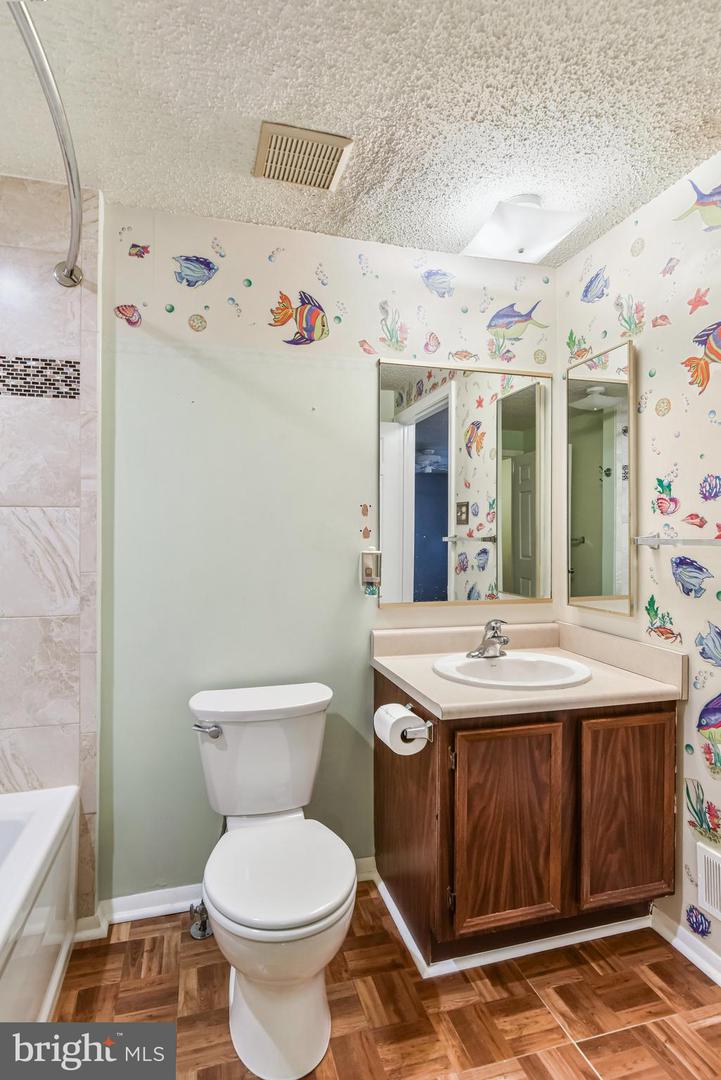 5825 HIGH BLUFF CT, BURKE, Virginia 22015, 3 Bedrooms Bedrooms, ,1 BathroomBathrooms,Residential,For sale,5825 HIGH BLUFF CT,VAFX2265826 MLS # VAFX2265826