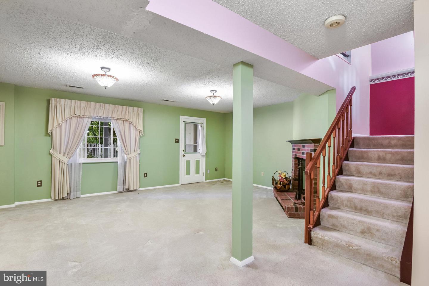 5825 HIGH BLUFF CT, BURKE, Virginia 22015, 3 Bedrooms Bedrooms, ,1 BathroomBathrooms,Residential,For sale,5825 HIGH BLUFF CT,VAFX2265826 MLS # VAFX2265826