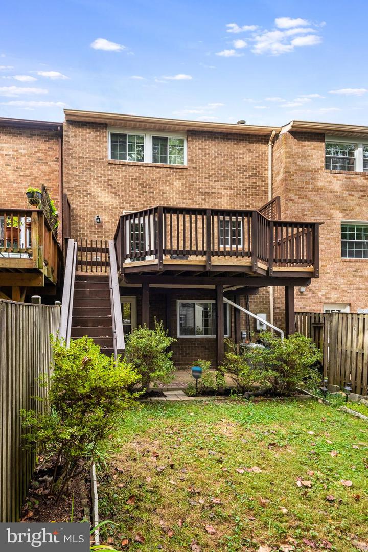 5825 HIGH BLUFF CT, BURKE, Virginia 22015, 3 Bedrooms Bedrooms, ,1 BathroomBathrooms,Residential,For sale,5825 HIGH BLUFF CT,VAFX2265826 MLS # VAFX2265826