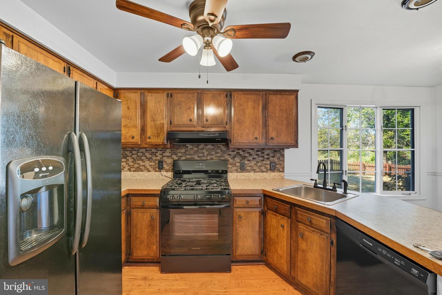 916 BROADVIEW AVE, WARRENTON, Virginia 20186, 3 Bedrooms Bedrooms, 8 Rooms Rooms,2 BathroomsBathrooms,Residential,For sale,916 BROADVIEW AVE,VAFQ2018296 MLS # VAFQ2018296