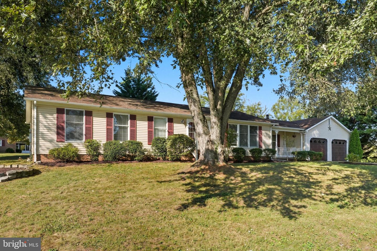 916 BROADVIEW AVE, WARRENTON, Virginia 20186, 3 Bedrooms Bedrooms, 8 Rooms Rooms,2 BathroomsBathrooms,Residential,For sale,916 BROADVIEW AVE,VAFQ2018296 MLS # VAFQ2018296