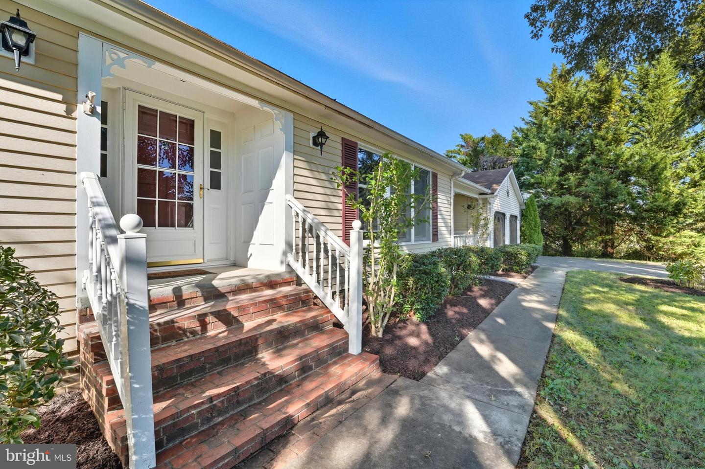 916 BROADVIEW AVE, WARRENTON, Virginia 20186, 3 Bedrooms Bedrooms, 8 Rooms Rooms,2 BathroomsBathrooms,Residential,For sale,916 BROADVIEW AVE,VAFQ2018296 MLS # VAFQ2018296