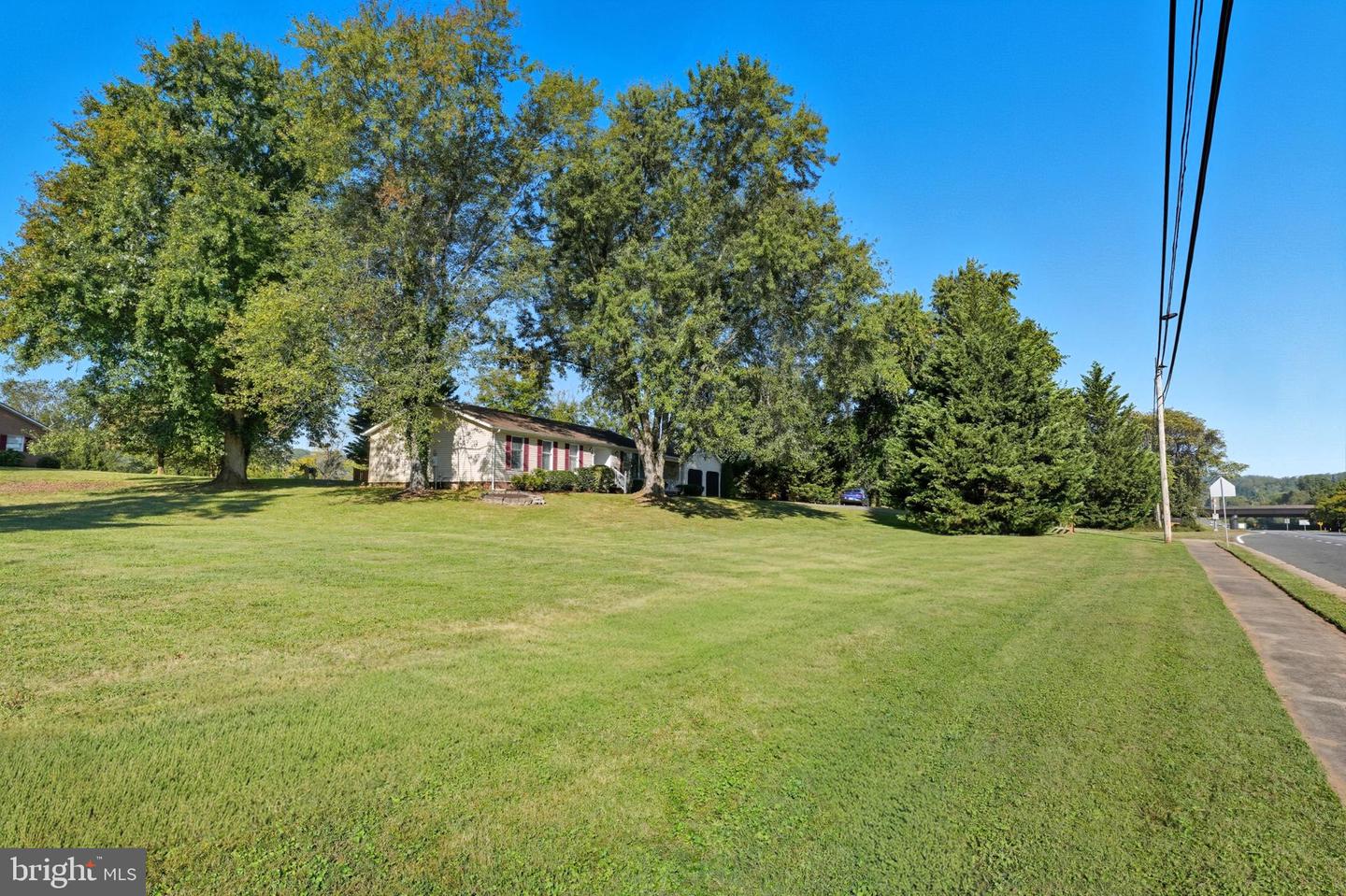 916 BROADVIEW AVE, WARRENTON, Virginia 20186, 3 Bedrooms Bedrooms, 8 Rooms Rooms,2 BathroomsBathrooms,Residential,For sale,916 BROADVIEW AVE,VAFQ2018296 MLS # VAFQ2018296