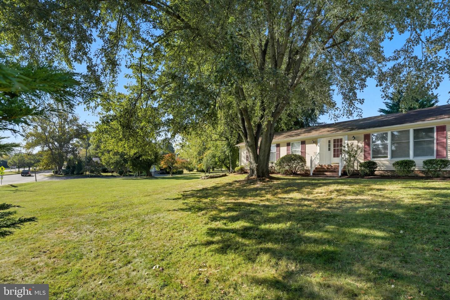 916 BROADVIEW AVE, WARRENTON, Virginia 20186, 3 Bedrooms Bedrooms, 8 Rooms Rooms,2 BathroomsBathrooms,Residential,For sale,916 BROADVIEW AVE,VAFQ2018296 MLS # VAFQ2018296