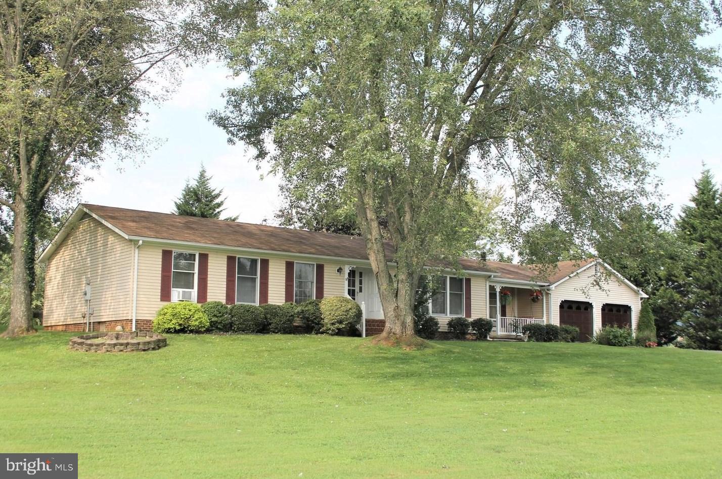 916 BROADVIEW AVE, WARRENTON, Virginia 20186, 3 Bedrooms Bedrooms, 8 Rooms Rooms,2 BathroomsBathrooms,Residential,For sale,916 BROADVIEW AVE,VAFQ2018296 MLS # VAFQ2018296