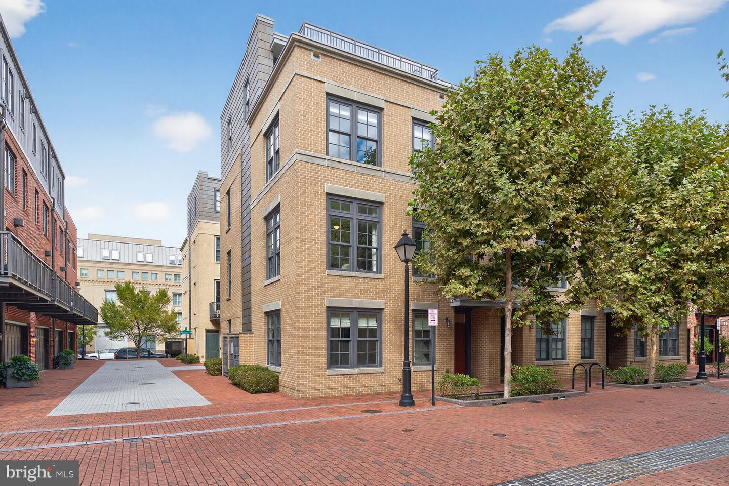 19 PIONEER MILL WAY, ALEXANDRIA, Virginia 22314, 4 Bedrooms Bedrooms, 9 Rooms Rooms,4 BathroomsBathrooms,Residential,For sale,19 PIONEER MILL WAY,VAAX2049840 MLS # VAAX2049840